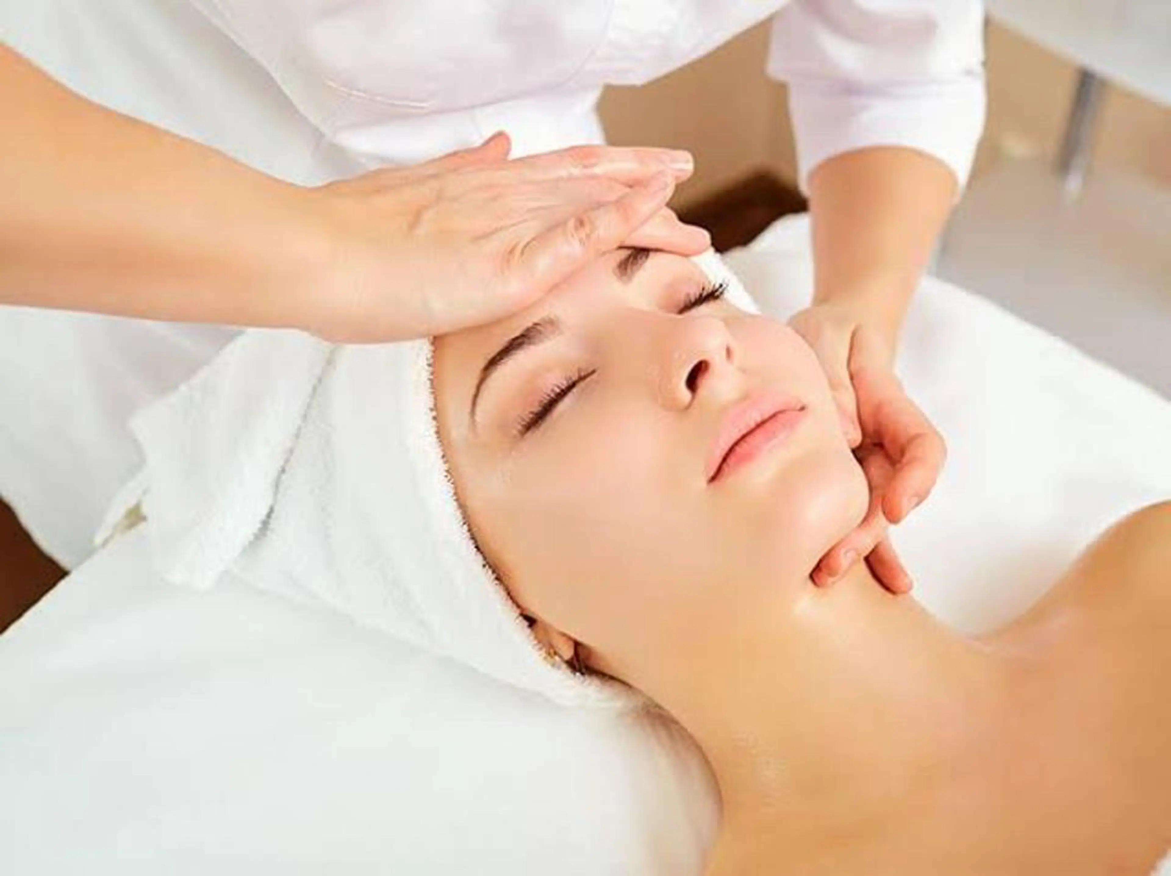 エステ リラク DeCoLé Beauty所属・艶肌/敏感肌/若さ/ ボディ痩身🌿のエステ・リラクイメージ