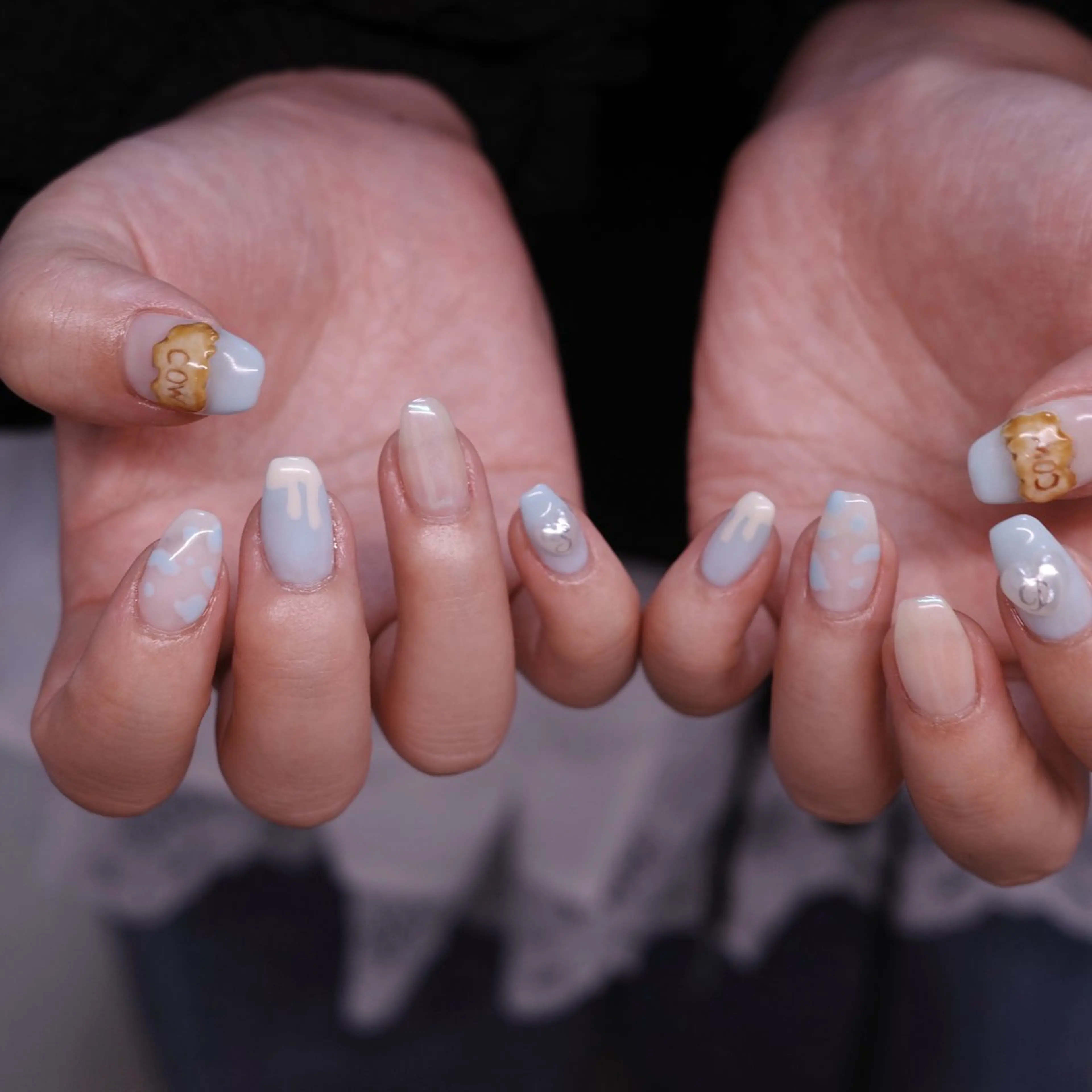 ネイル オーロラネイル ブルー ハンドネイル pointillé .ayaのネイルデザイン