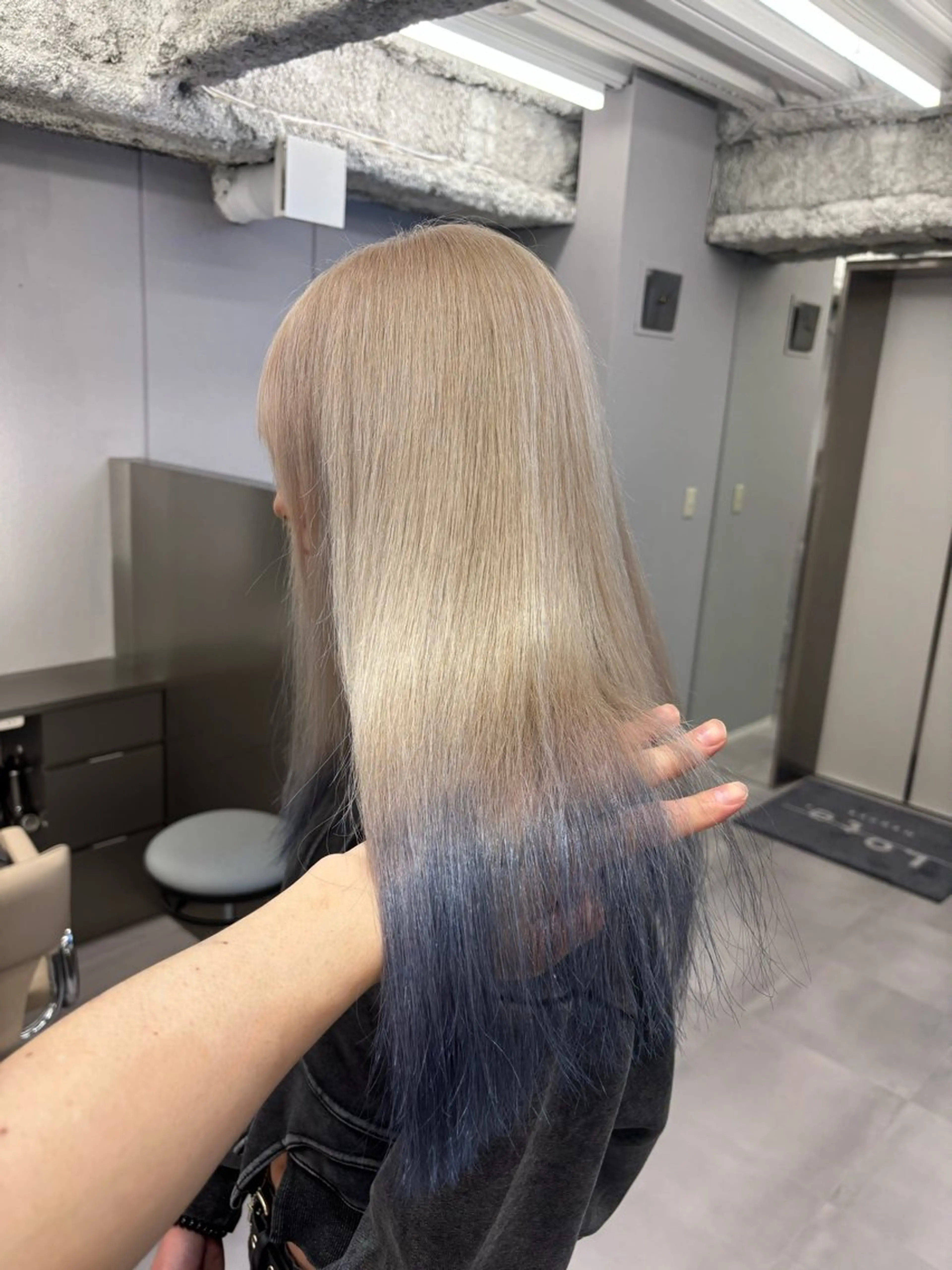 ロング カラー ベージュカラー ブルーカラー ピンクカラー ホワイトベージュ ヘアカラー 名古屋／デザイン／ ブリーチ/松井亮磨のヘアスタイル