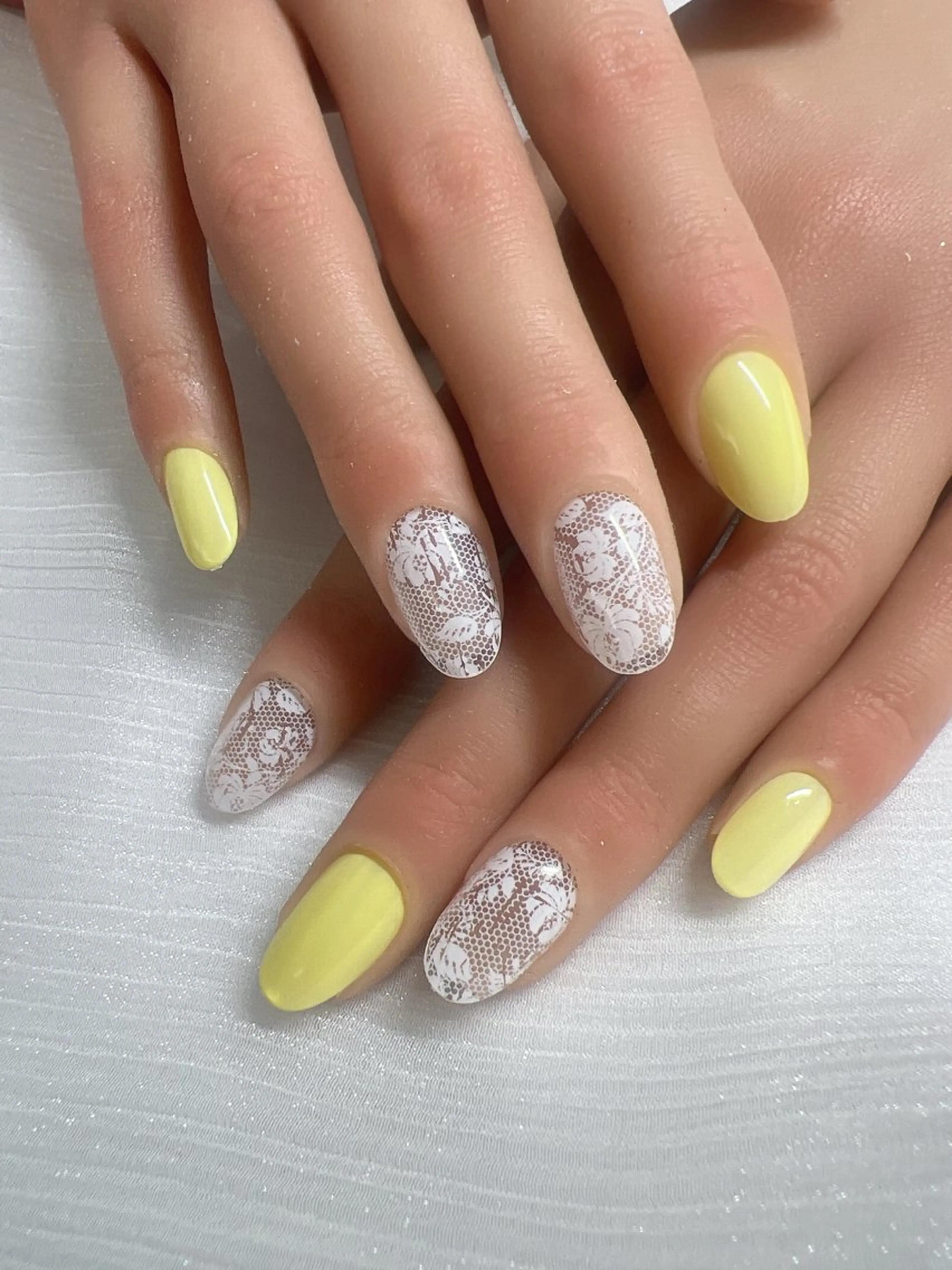 ネイル レース 春ネイル 黄色 ハンドネイル AJ nailのネイルデザイン