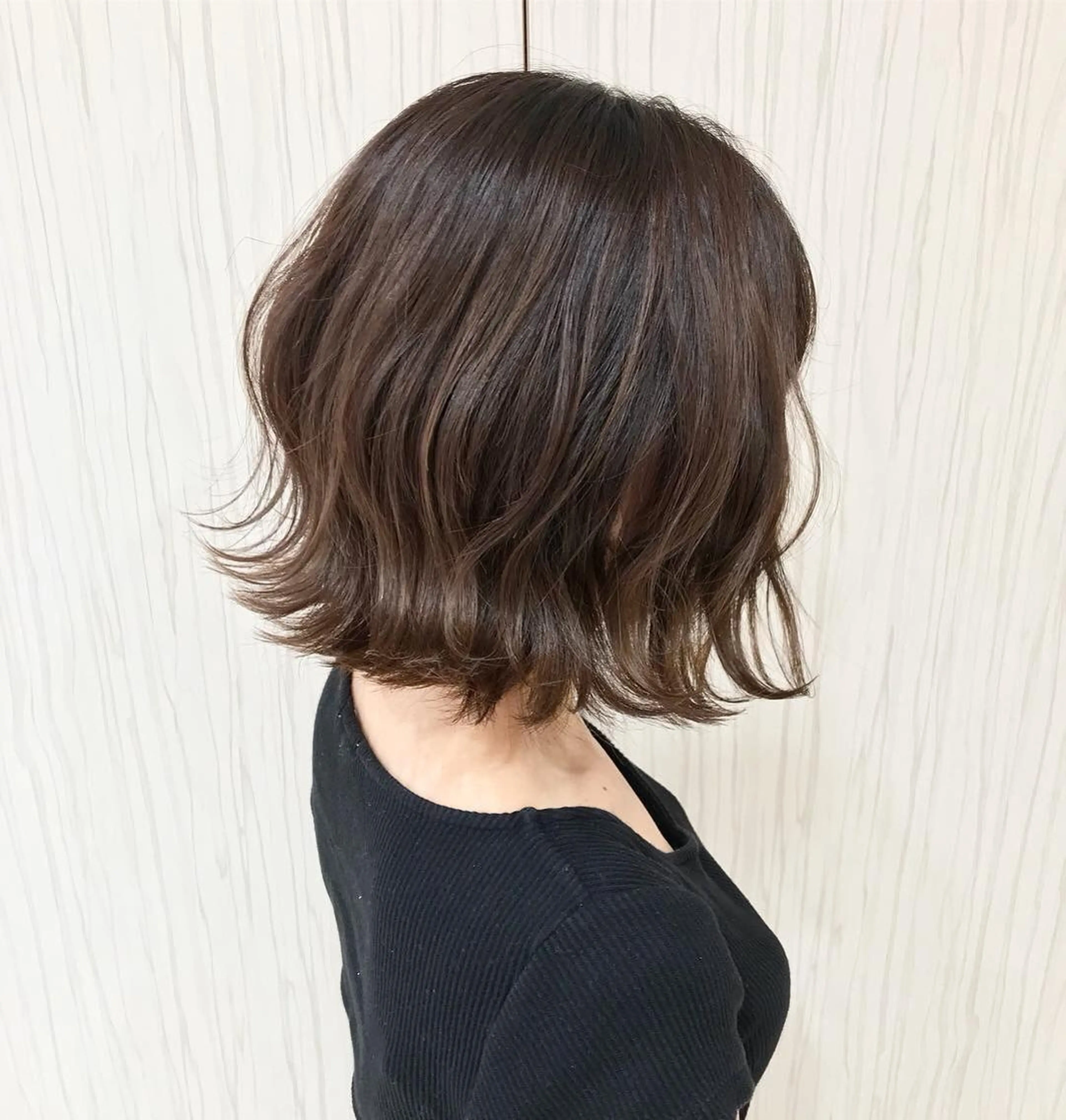 ショート カラー パーマ イルミナカラー 外ハネヘア カット ヘアカラー パーマ トリートメント 中原 梨沙のヘアスタイル