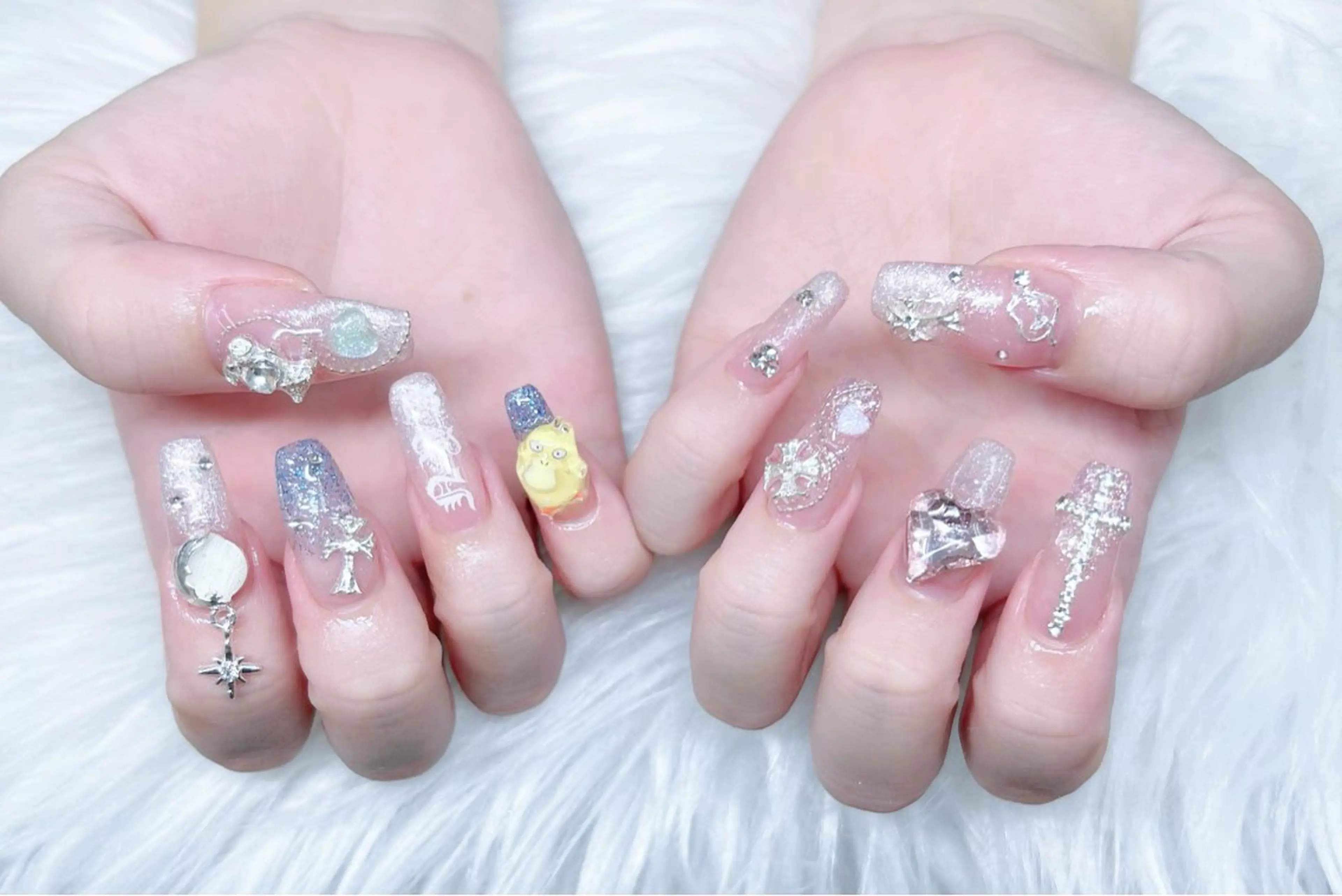 ネイル 成人式 ロングネイル マグネットネイル 大理石ネイル(マーブル) リボン ハンドネイル Amee Nail Salonのネイルデザイン