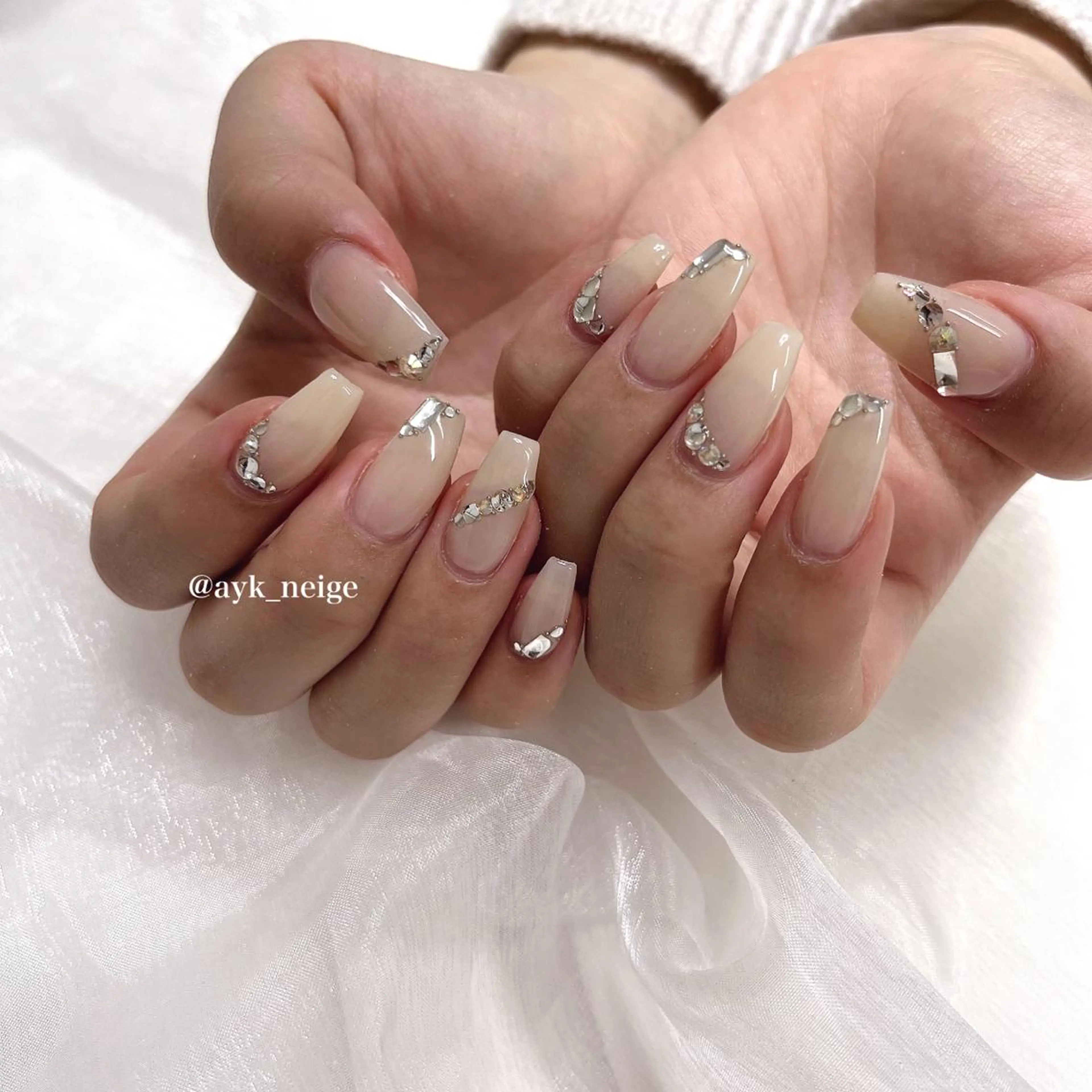 ネイル フットネイル フレンチネイル キラキラネイル 韓国ネイル リボン n'eige nail所属・大谷 綾香のネイルデザイン