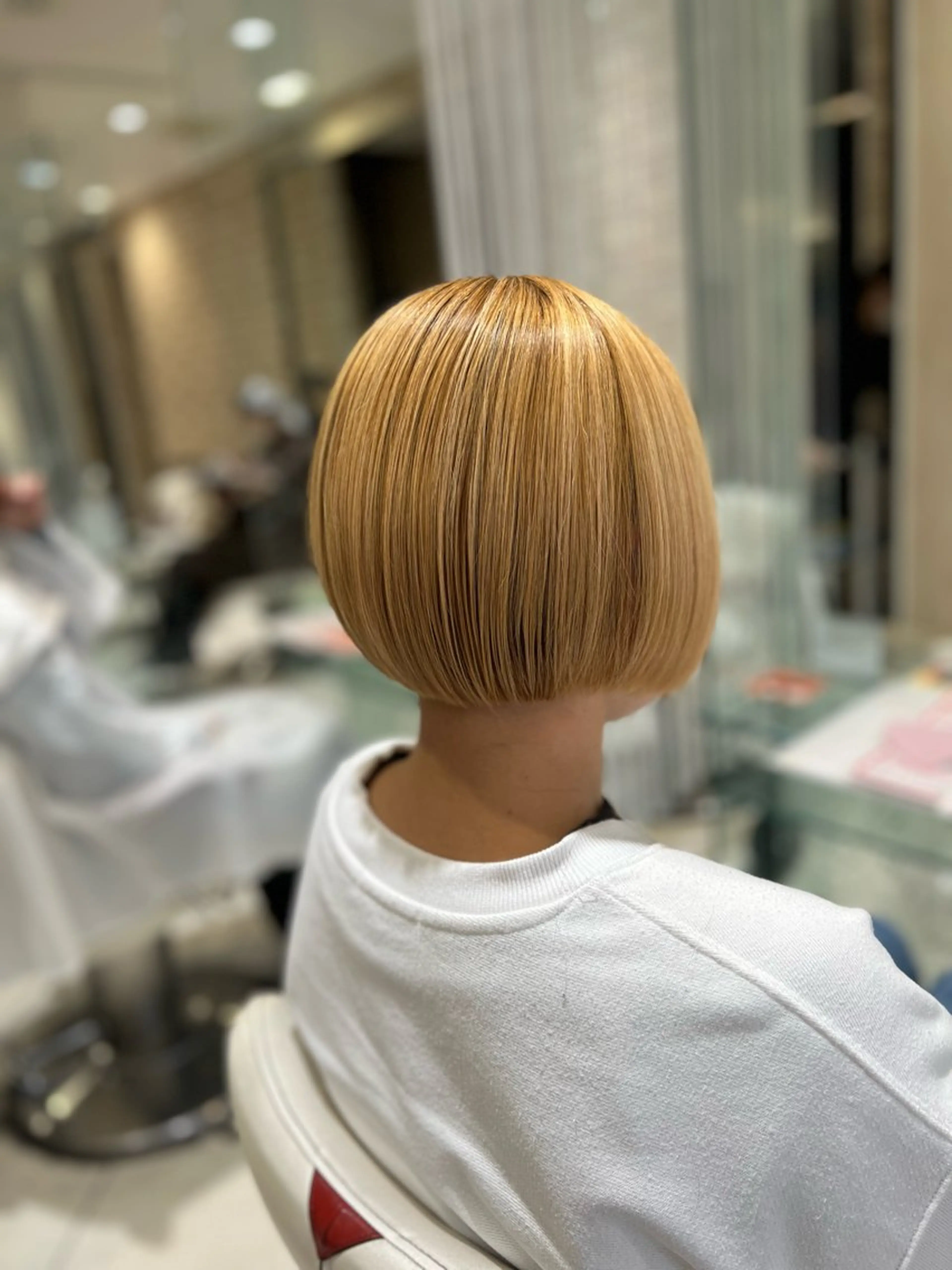 ショート カラー バレイヤージュ ブリーチ ケアブリーチ 透明感カラー デザインカラー カット ヘアカラー トリートメント ボブ/ハイトーン髪質 改善/越谷✨クラモチのヘアスタイル