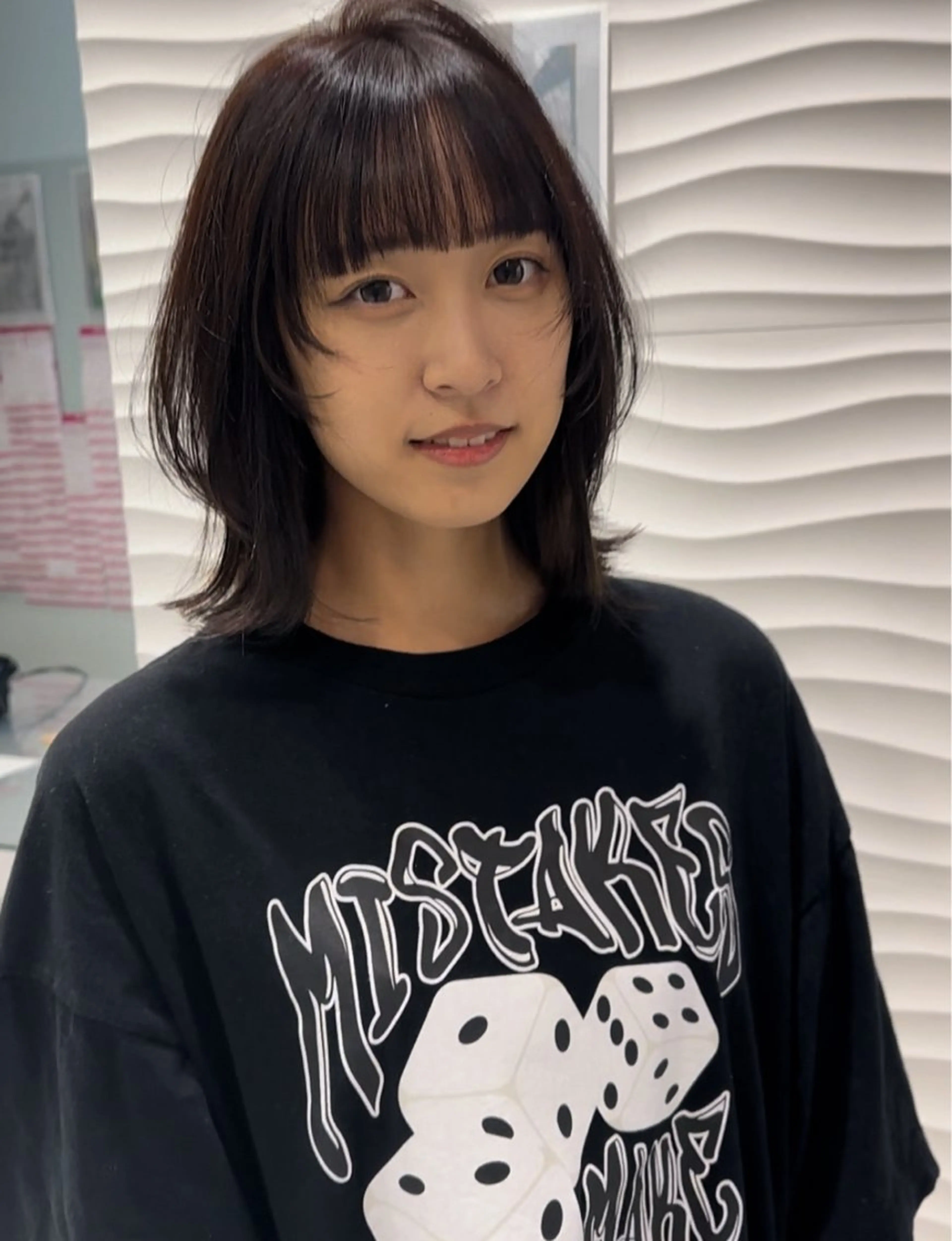 ミディアム 中川 茜里のヘアスタイル