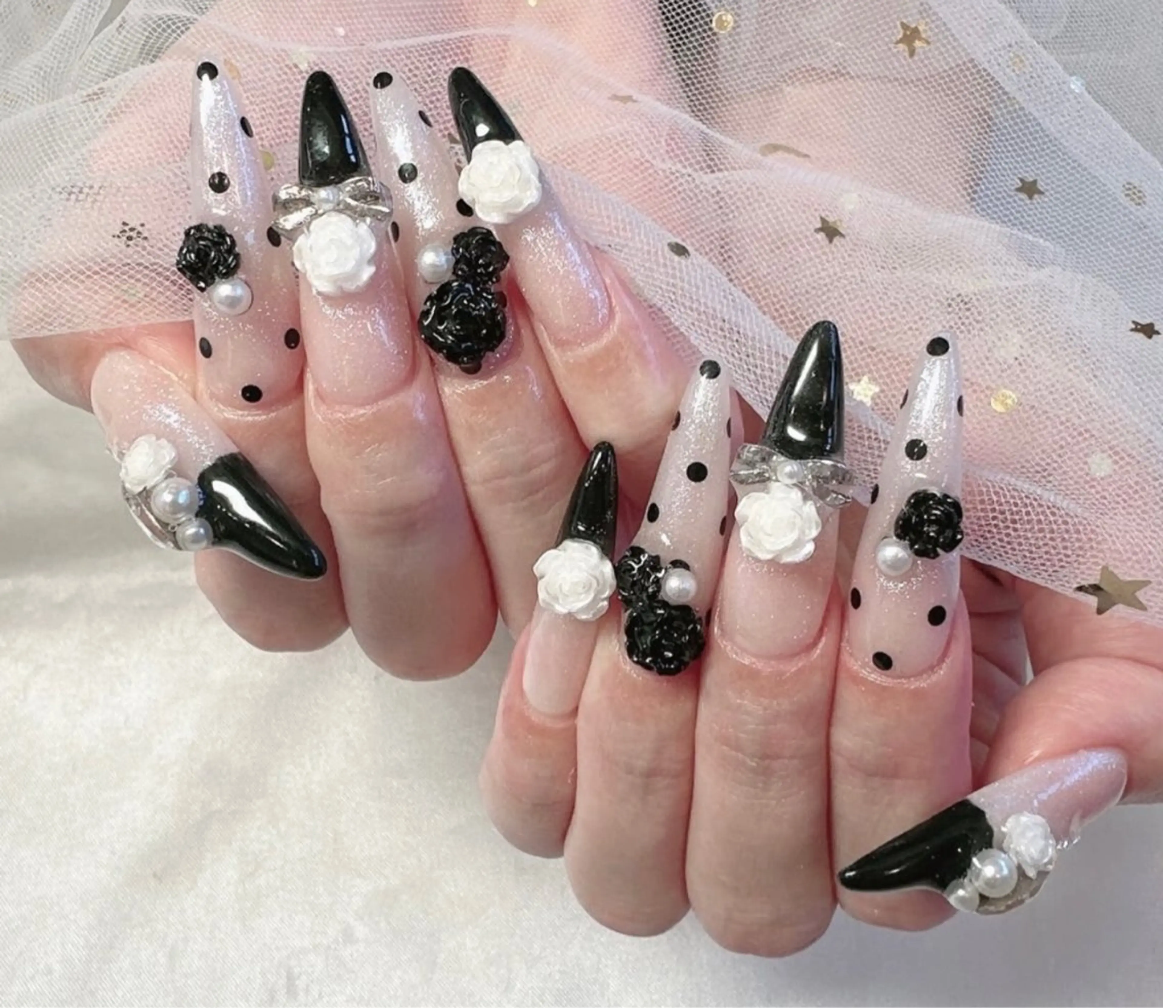 ネイル 成人式 ロングネイル マグネットネイル 大理石ネイル(マーブル) リボン ハンドネイル Amee Nail Salonのネイルデザイン