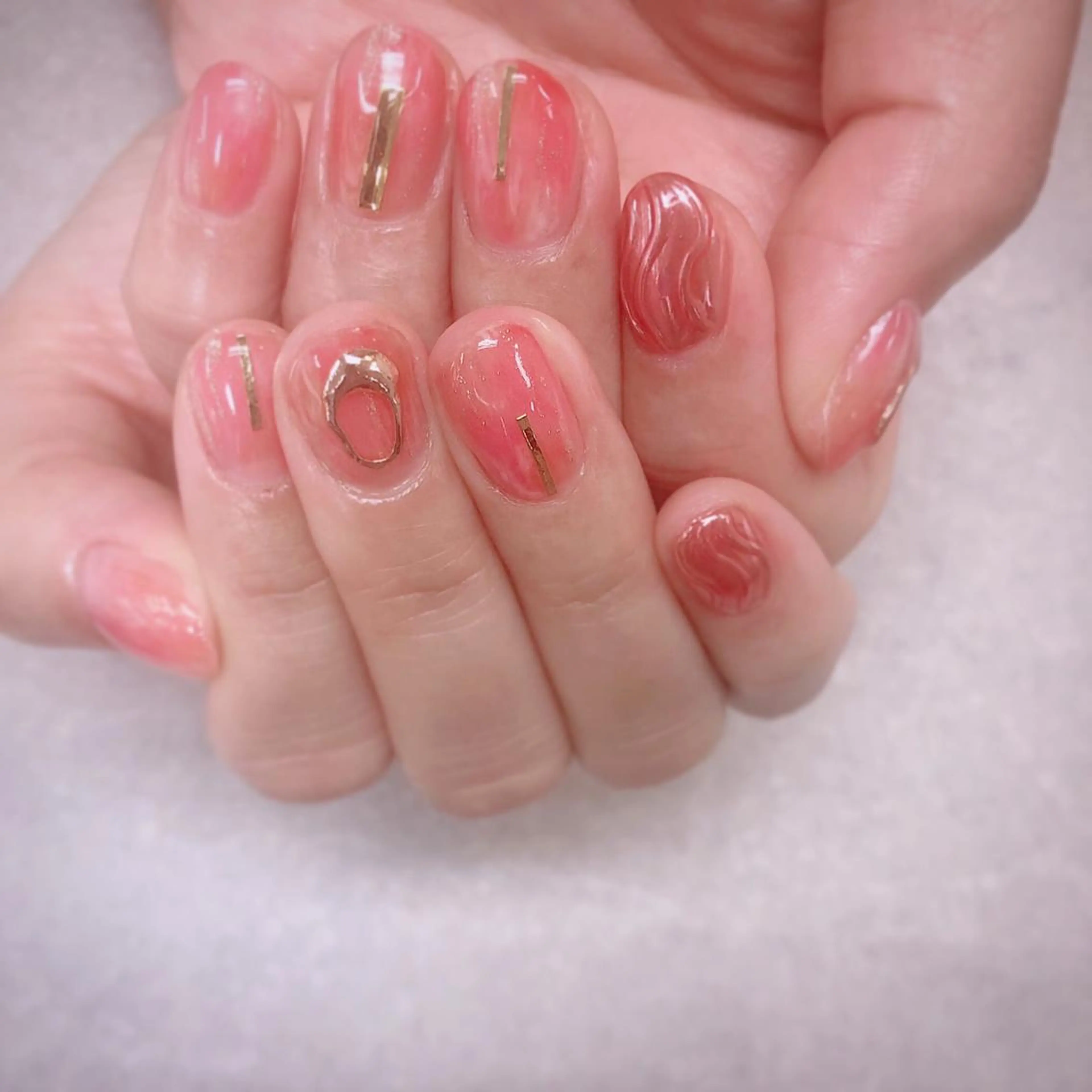 ネイル グラデーション ニュアンスネイル 赤色 FASTNAIL PLUS 新宿店のネイルデザイン