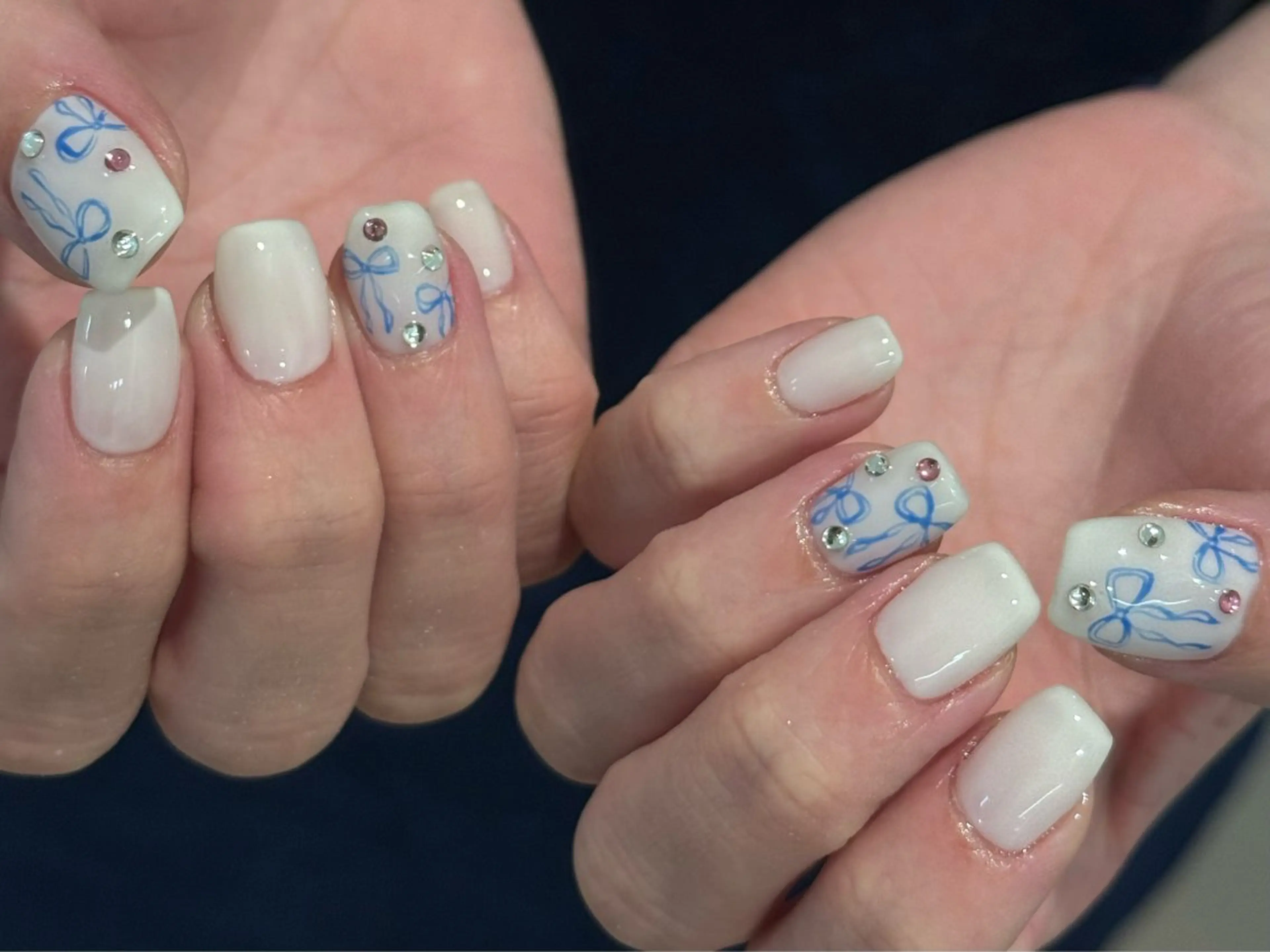 ネイル チークネイル フレンチネイル 韓国ネイル マグネットネイル 持ち込み ハンドネイル Hi nail🎀 池袋kozueのネイルデザイン