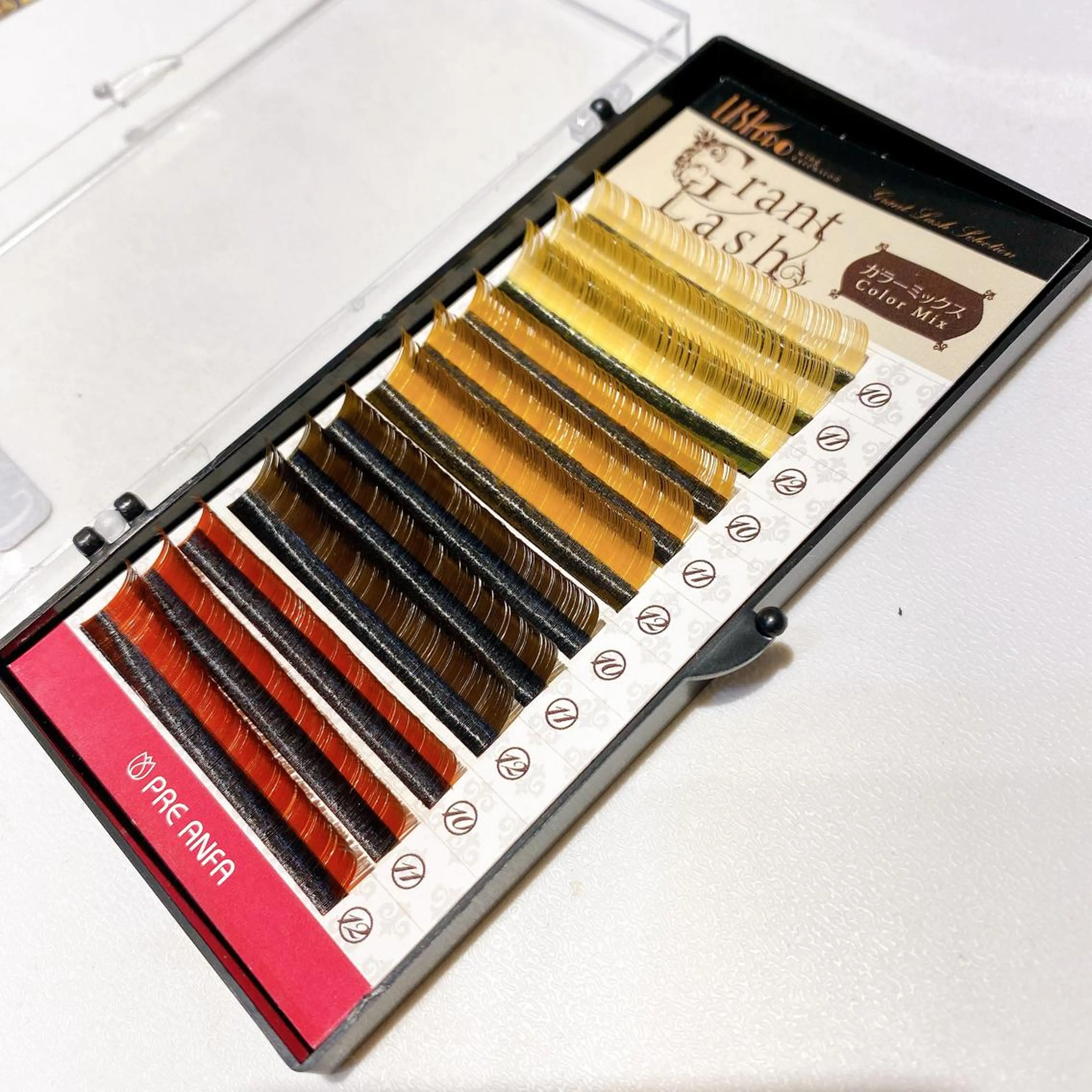 マツエク・マツパ カラーマツエク INS Beauty 池袋のマツエク・マツパデザイン