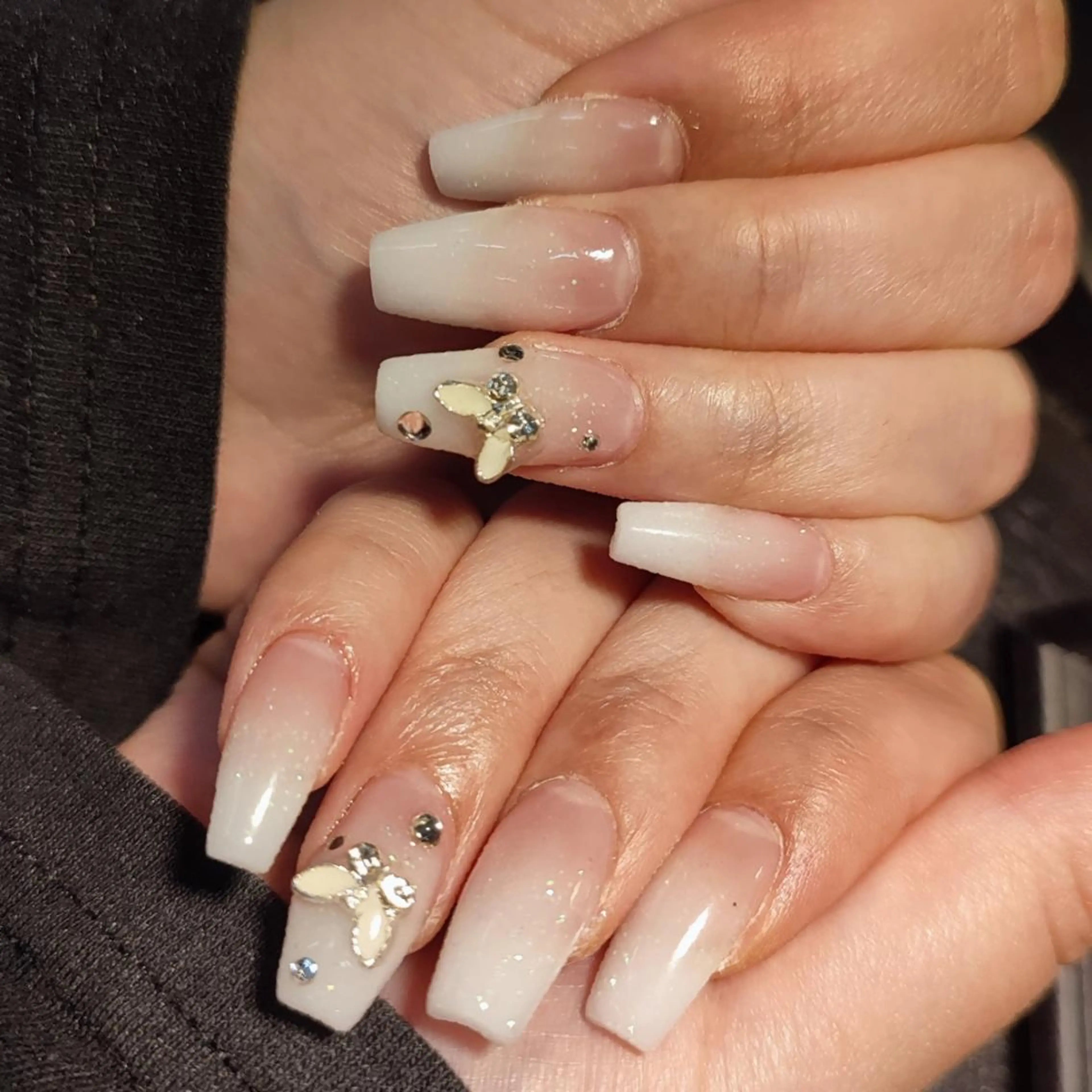 ネイル ハンドネイル RUNWAY 　　の眉毛・アイブロウイメージ