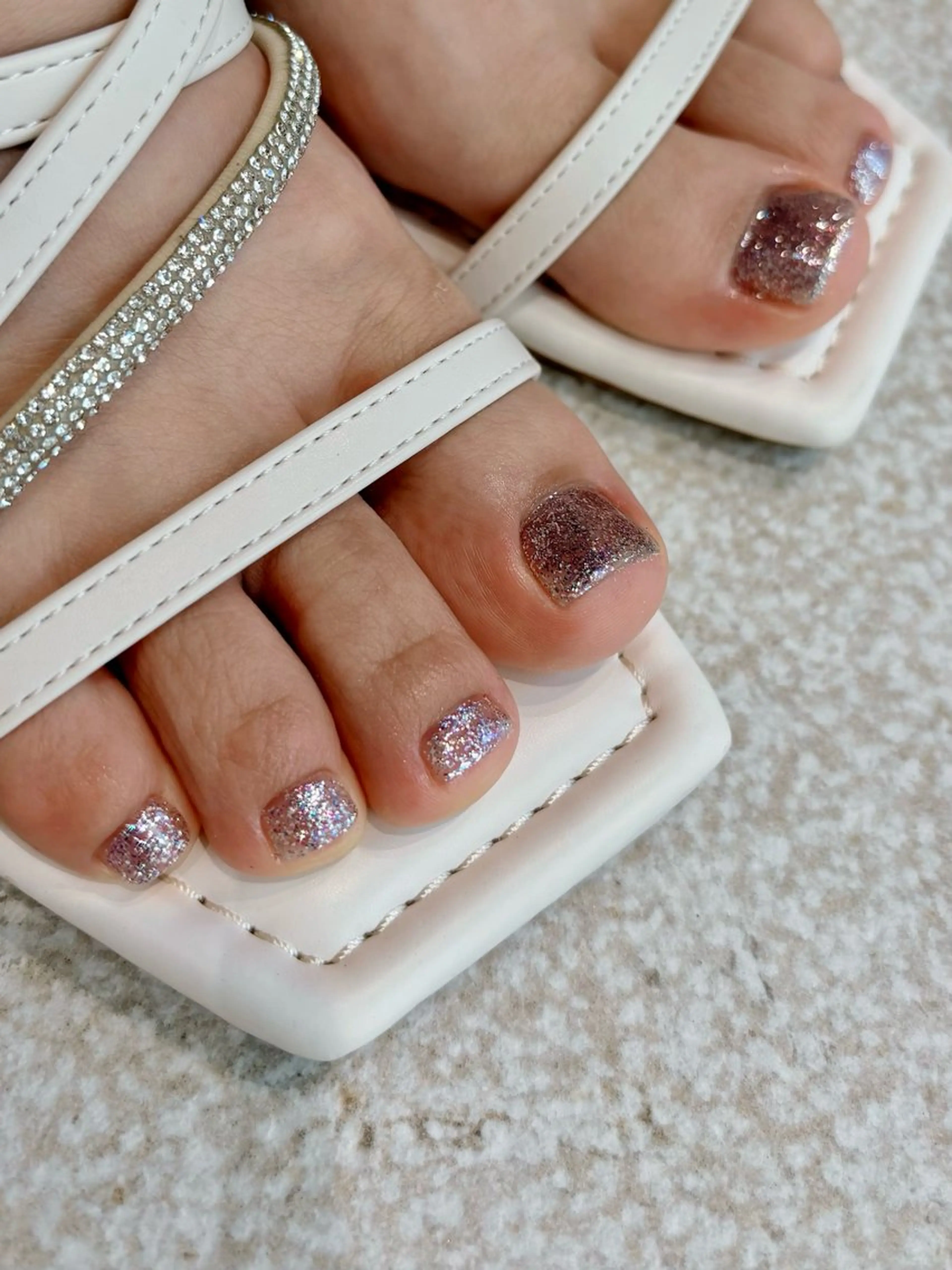 ネイル フットネイル ワンカラーネイル kanell（カネル）/所属・kanell⭐︎ ニュアンスネイルのネイルデザイン