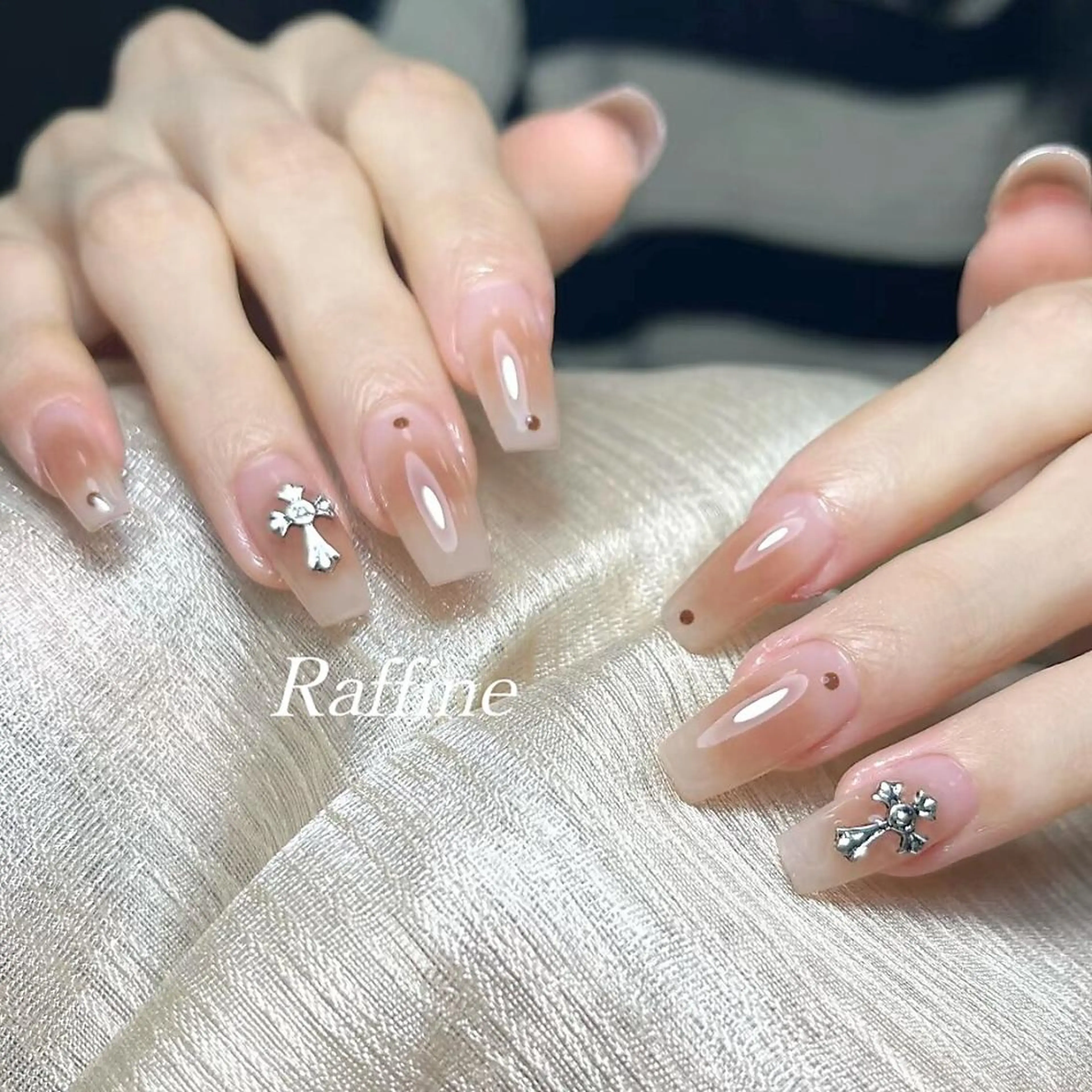 ネイル ハンドネイル フットネイル ハンドケア RAFFINE haru🦋🩵のネイルデザイン