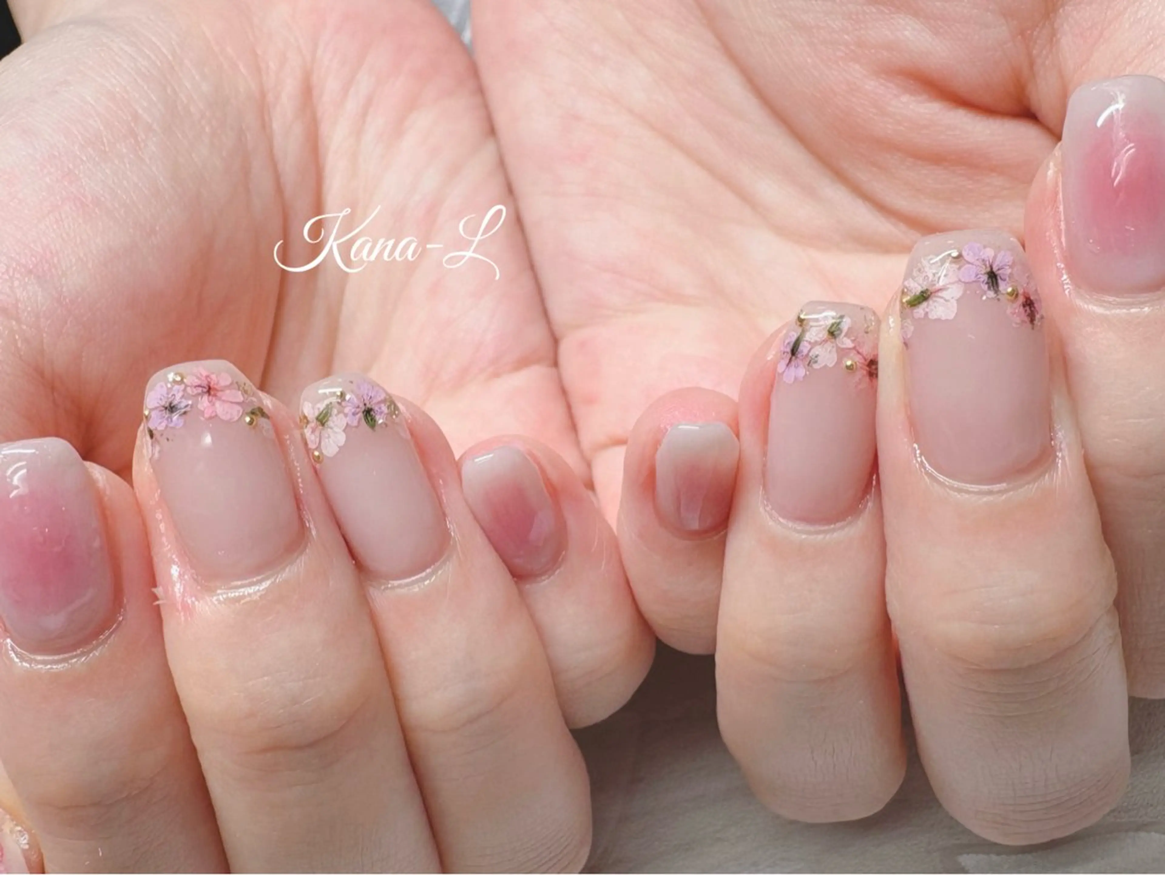 ネイル 芦辺 香奈のネイルデザイン