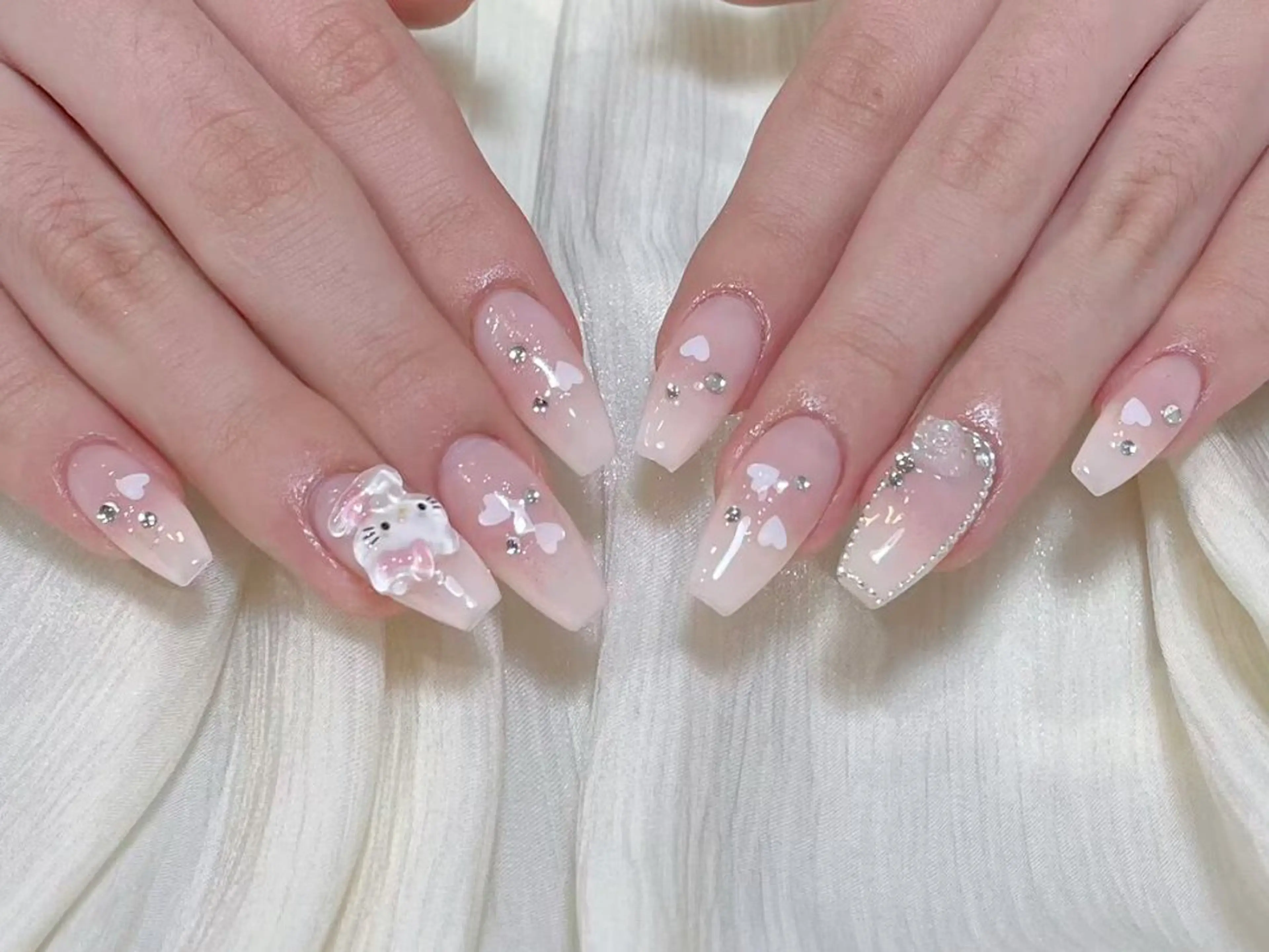 ネイル アートネイル オーロラネイル ガーリー キラキラネイル 韓国ネイル ハンドネイル み ゆのネイルデザイン