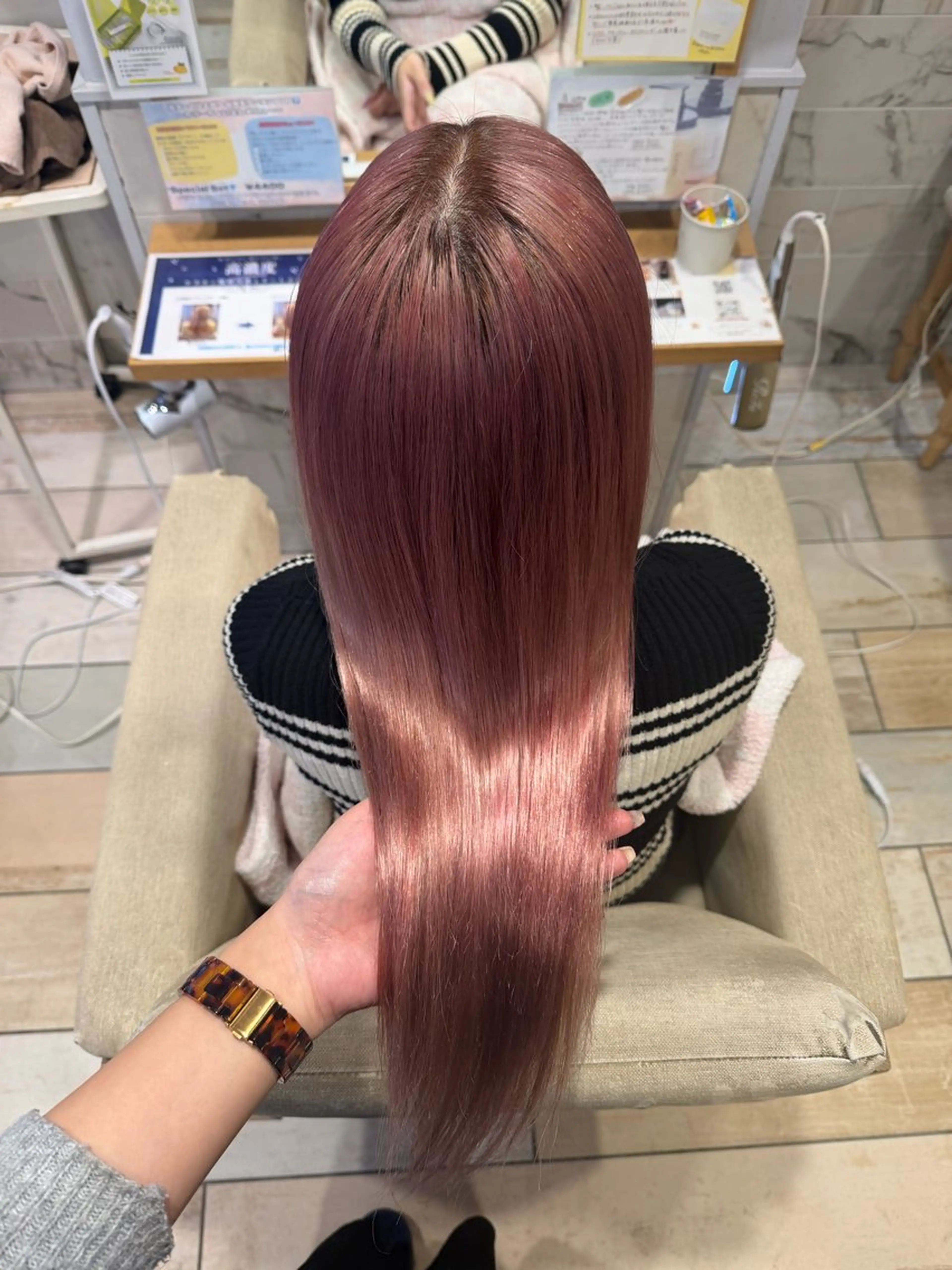 ロング カラー ヘアカラー 小柳 夏美のヘアスタイル