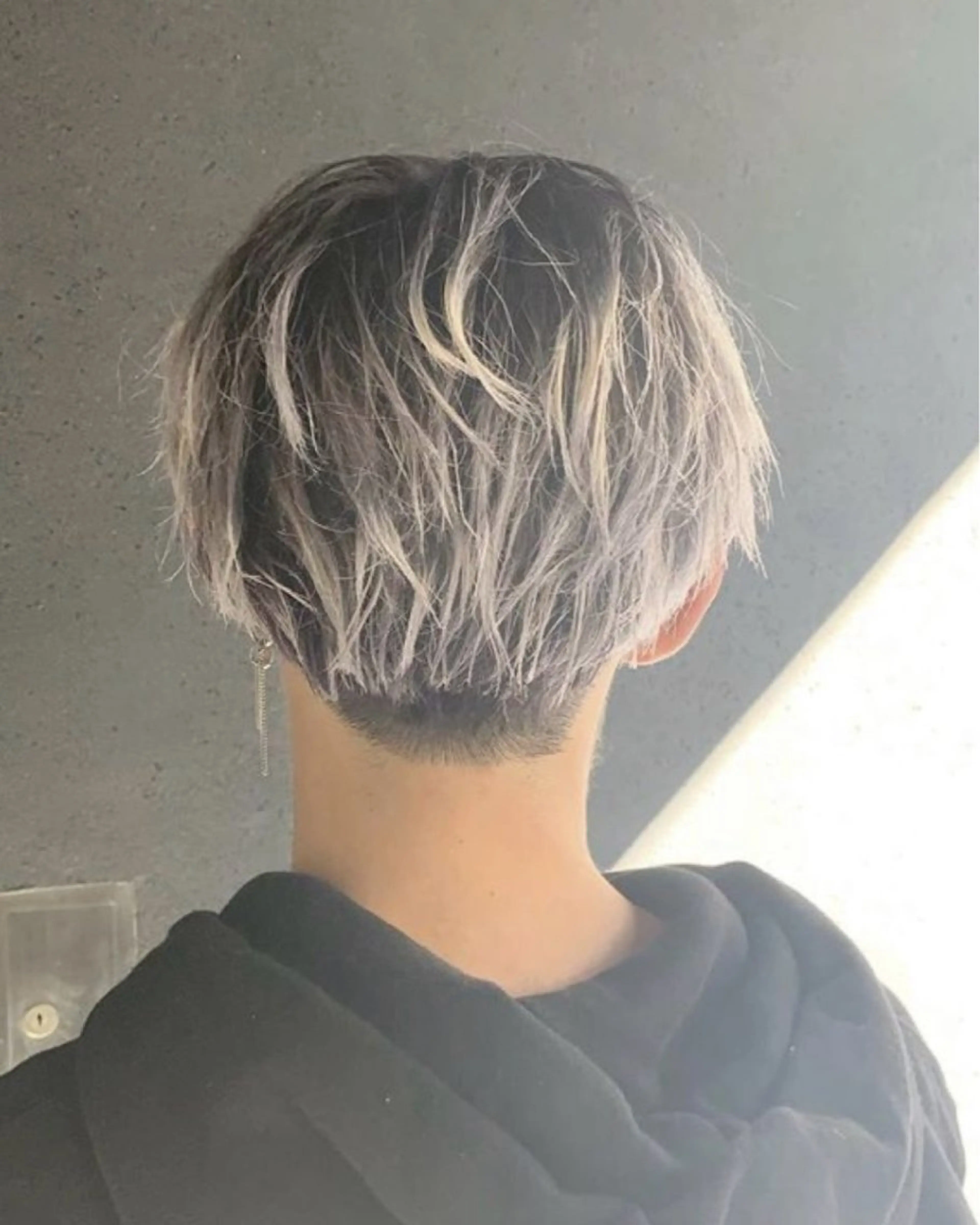 ショート カラー パーマ ヘアアレンジ メンズ カット ヘアカラー トリートメント ヘアセット ❤️可愛いハイトーン を造る❤️AKIRAのヘアスタイル