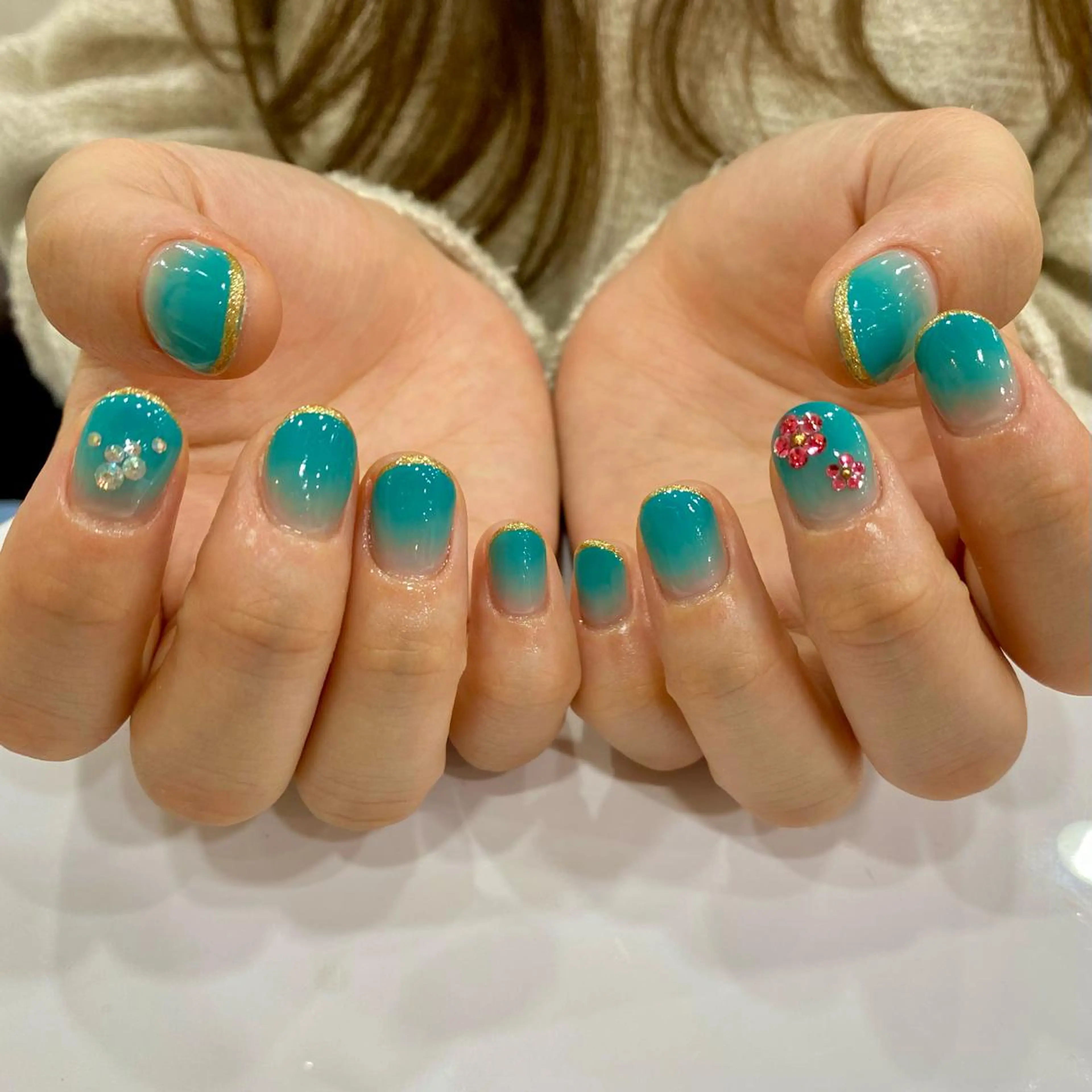 ネイル ハンドネイル 安藤 彩乃のネイルデザイン