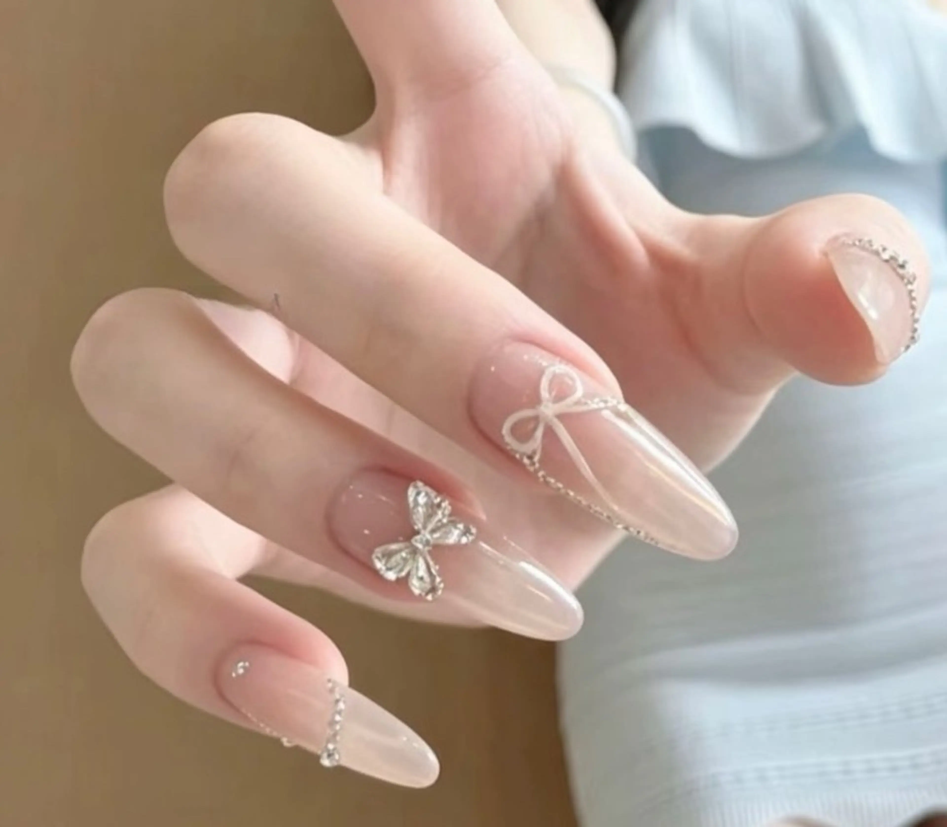 カラー グラデーションカラー ピンクカラー ハンドネイル AIN Nailのネイルデザイン