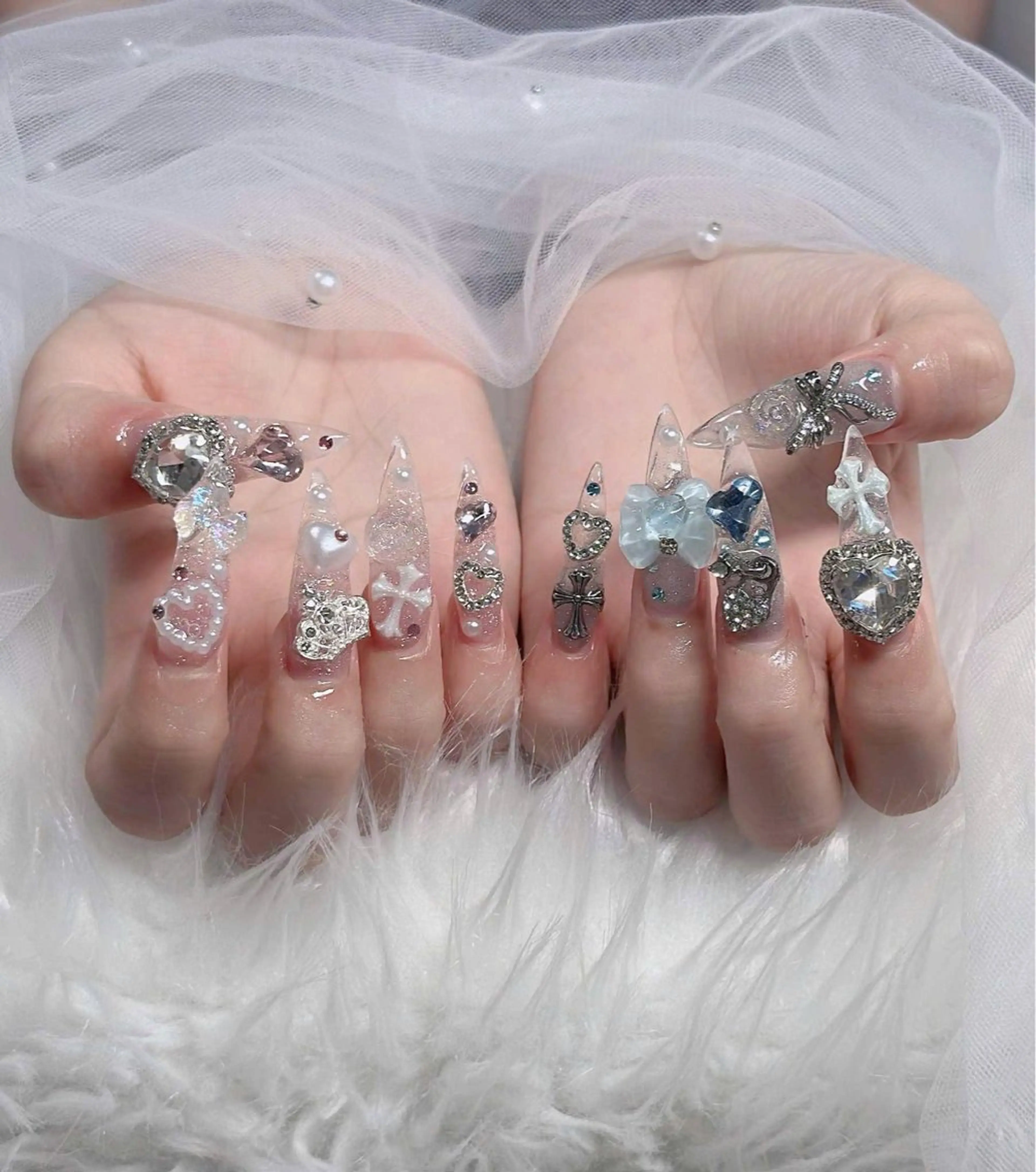 ネイル オーロラネイル フレンチネイル ジェルネイル ハロウィン キラキラネイル H.baby Nail Salonのネイルデザイン