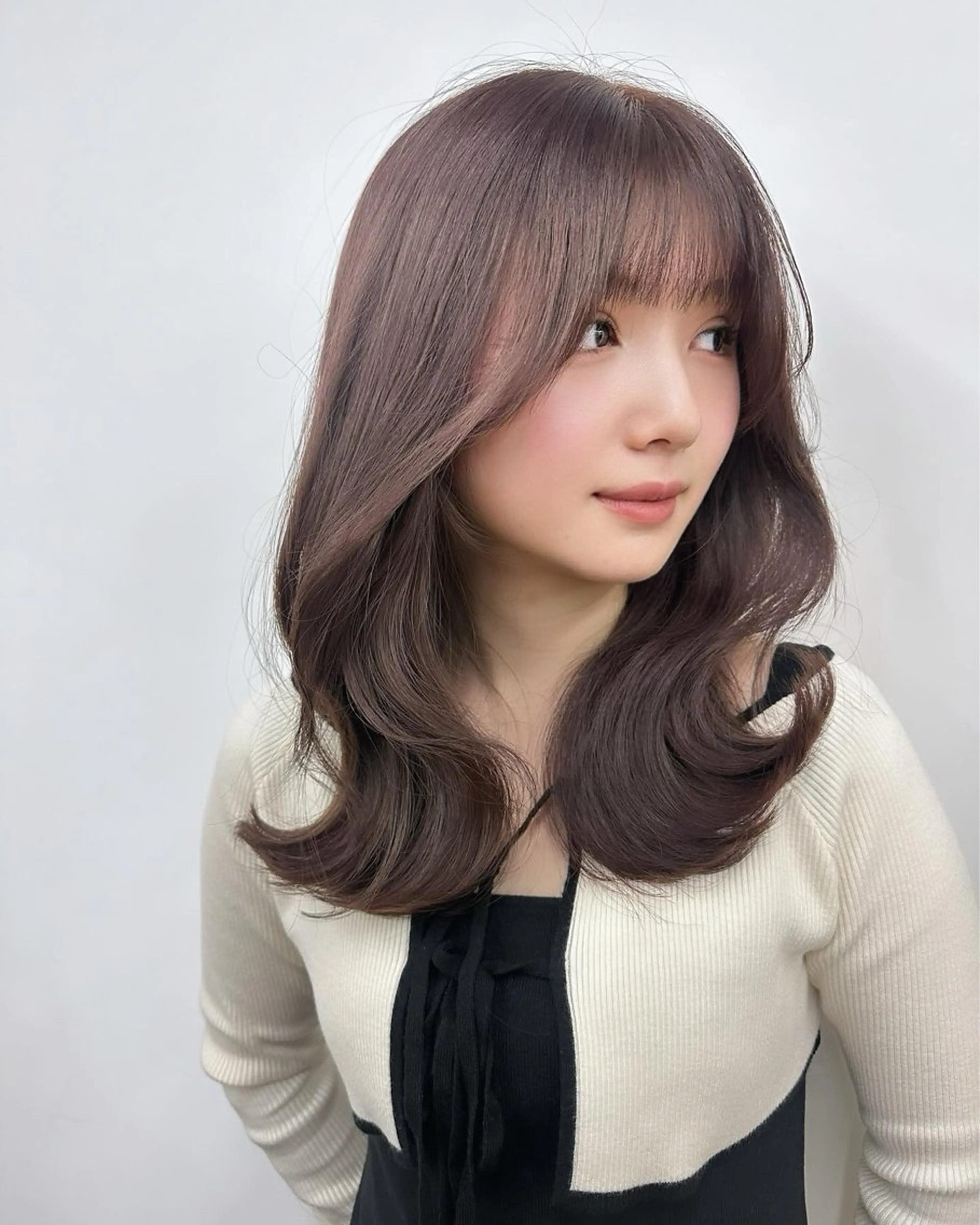 セミロング カラー カット ヘアカラー トリートメント 韓国風×透明感カラー 髪質改善オタベシンヤのヘアスタイル