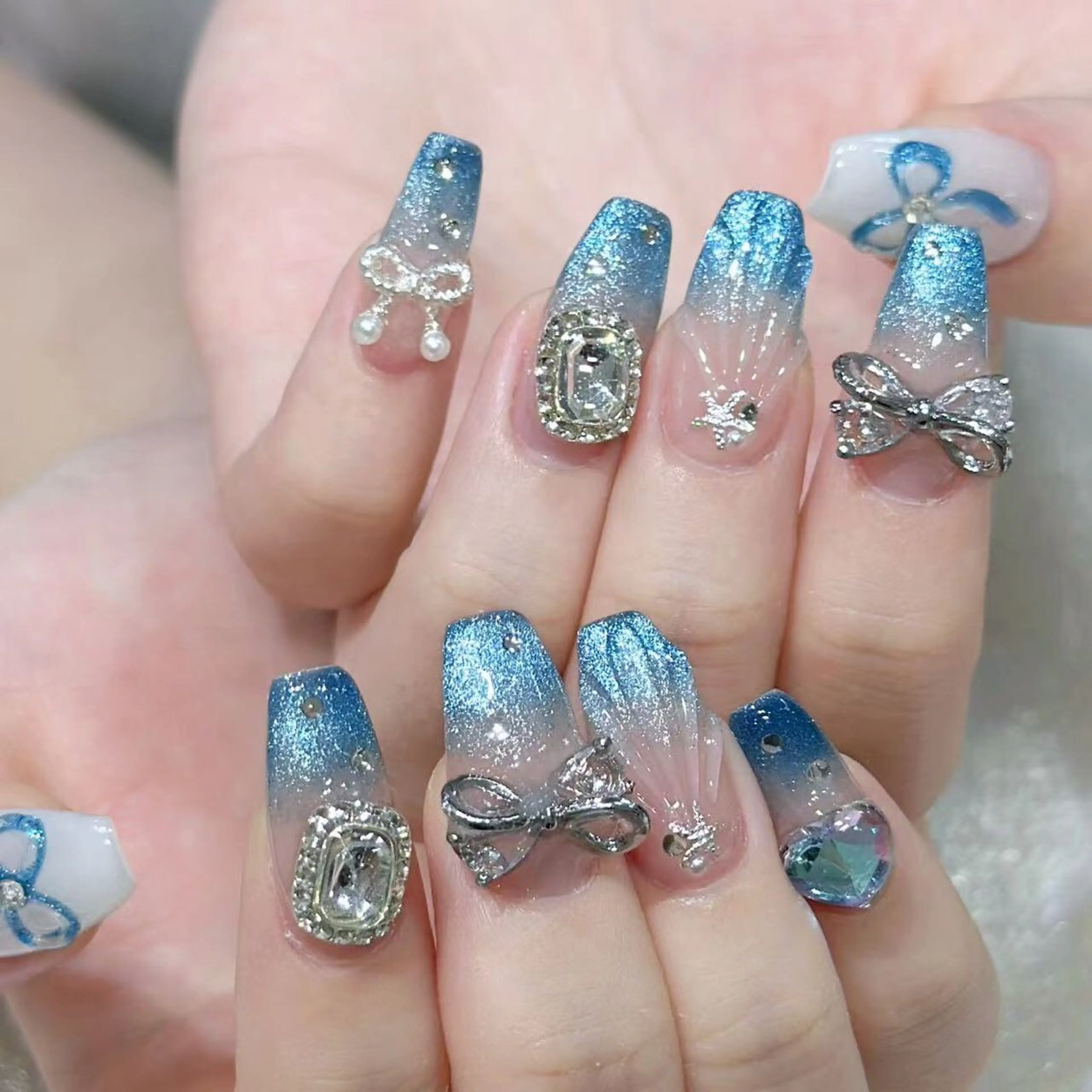 ネイル ハンドネイル Queens ひなのネイルデザイン