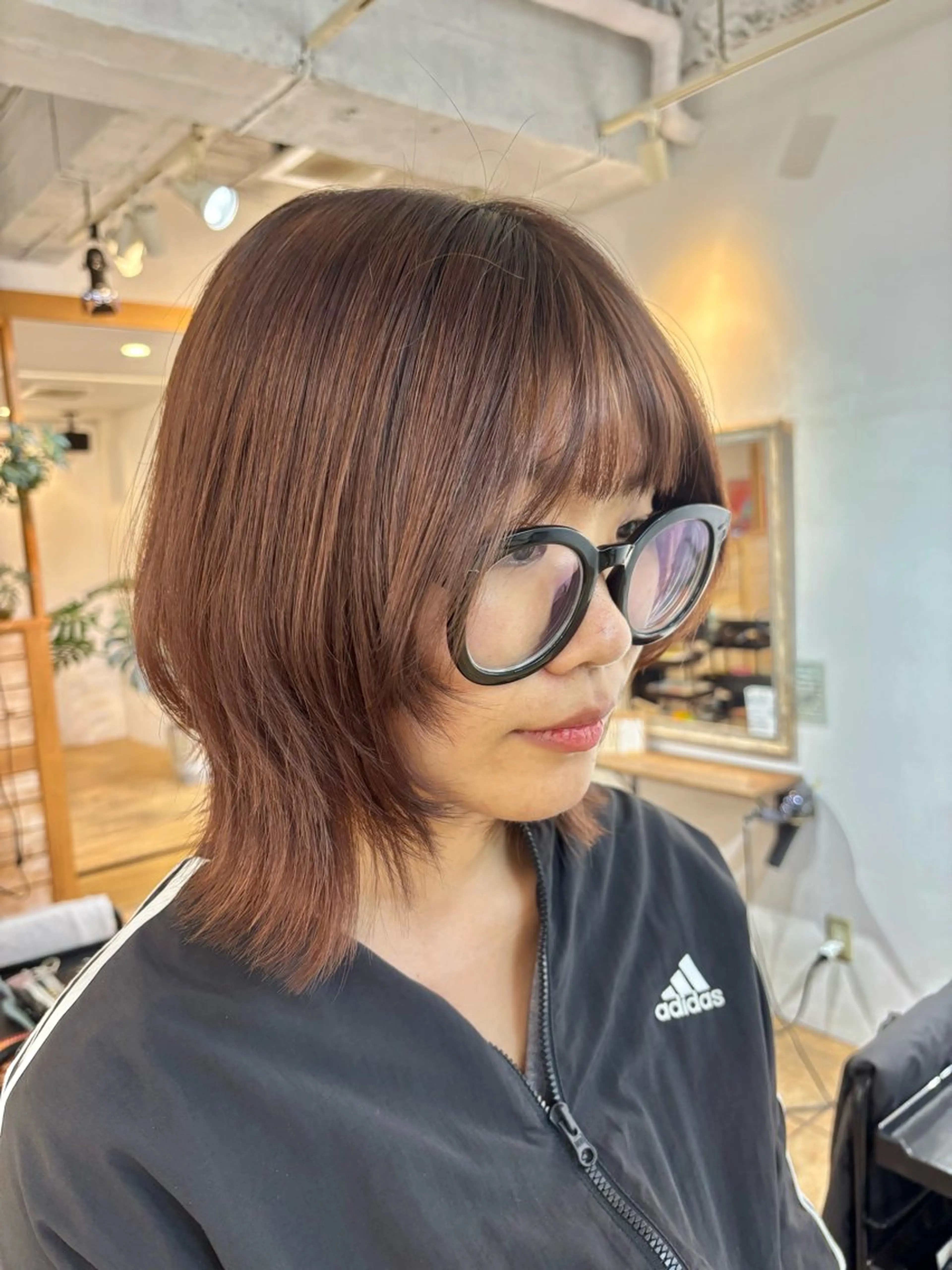ミディアム カネコ ナナミのヘアスタイル