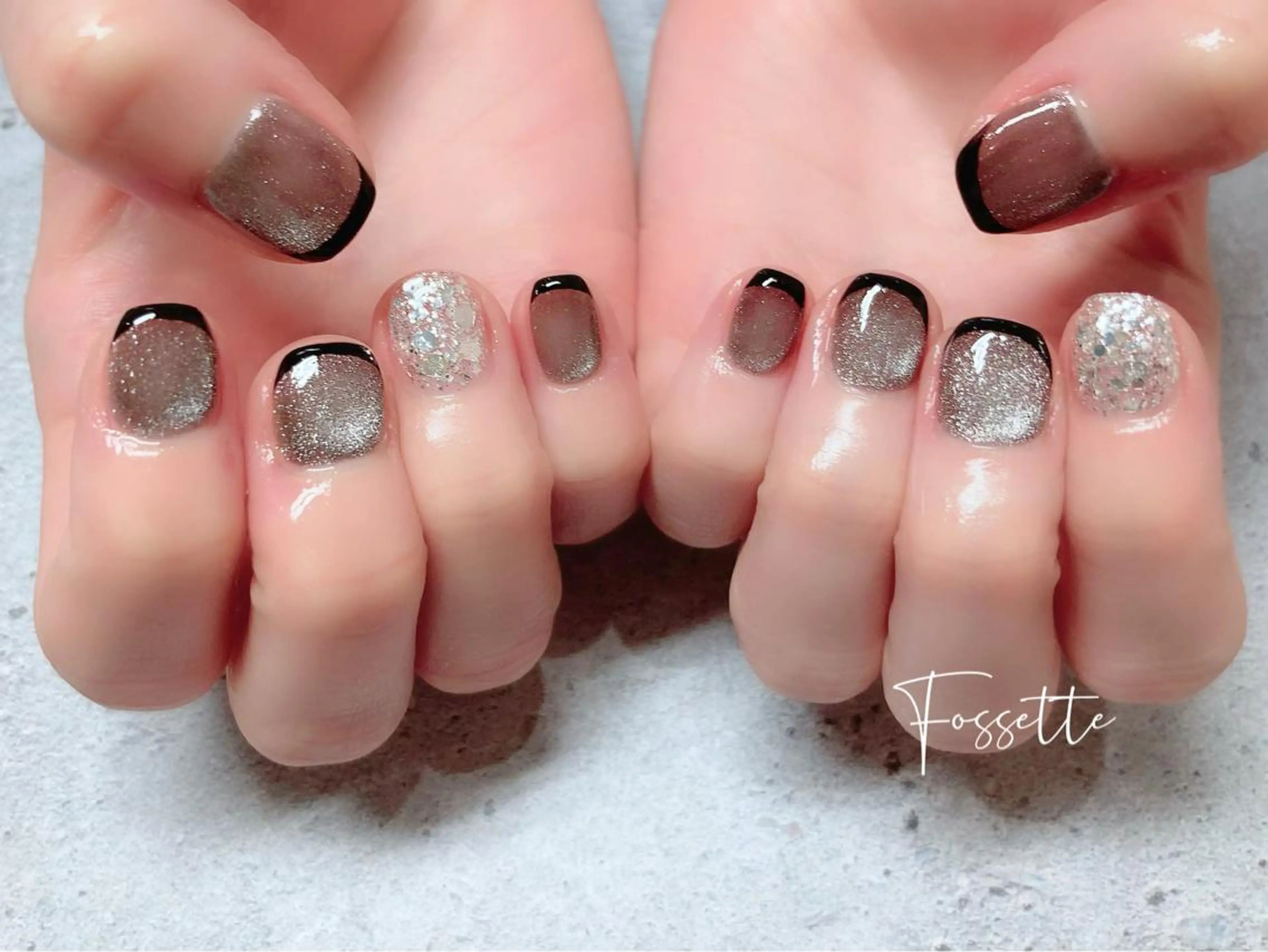 ネイル フレンチネイル キラキラネイル マグネットネイル ショートネイル シルバー nailsalon Fossetteのネイルデザイン