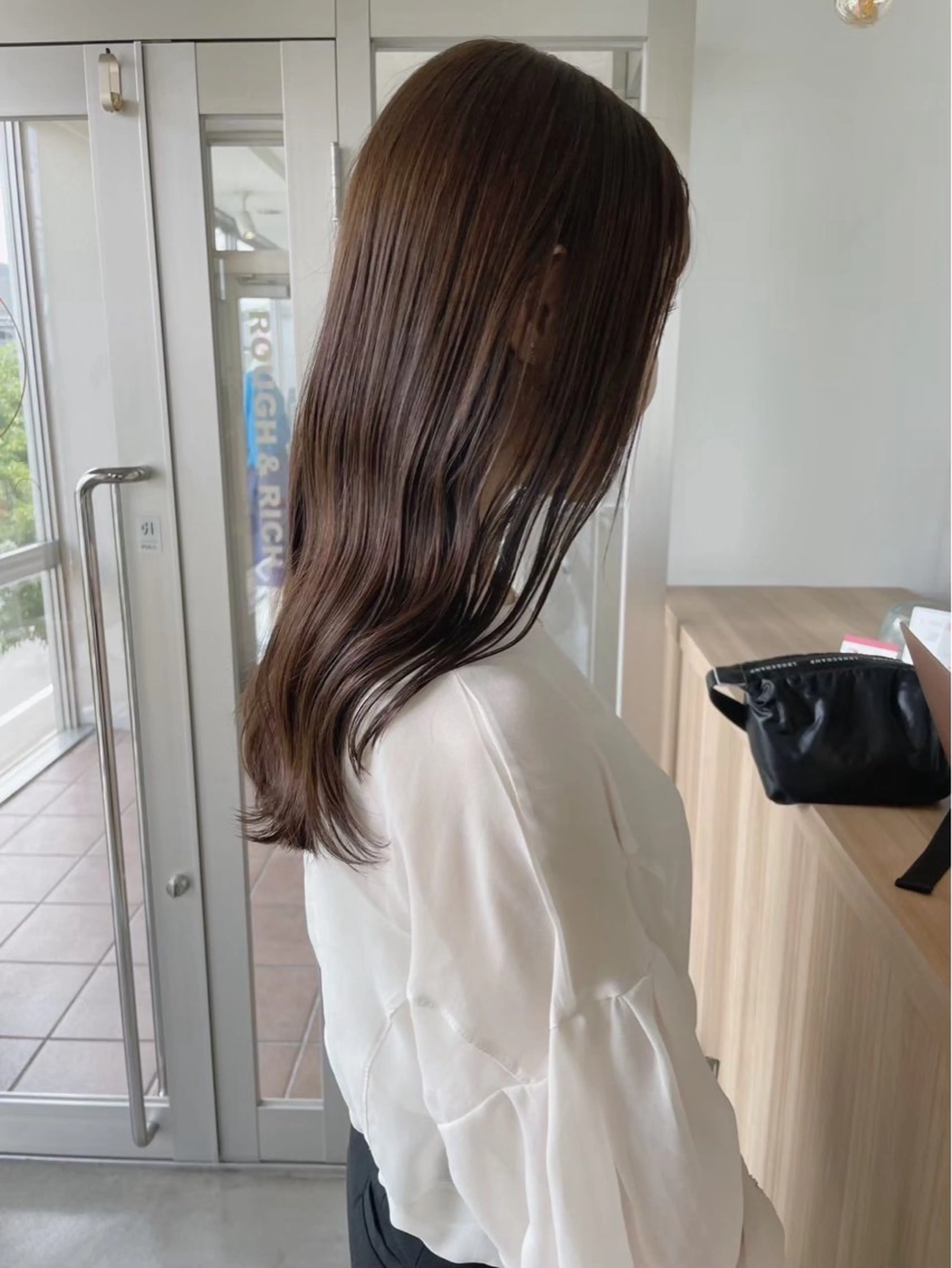 カラー 榎本 亜衣のヘアスタイル