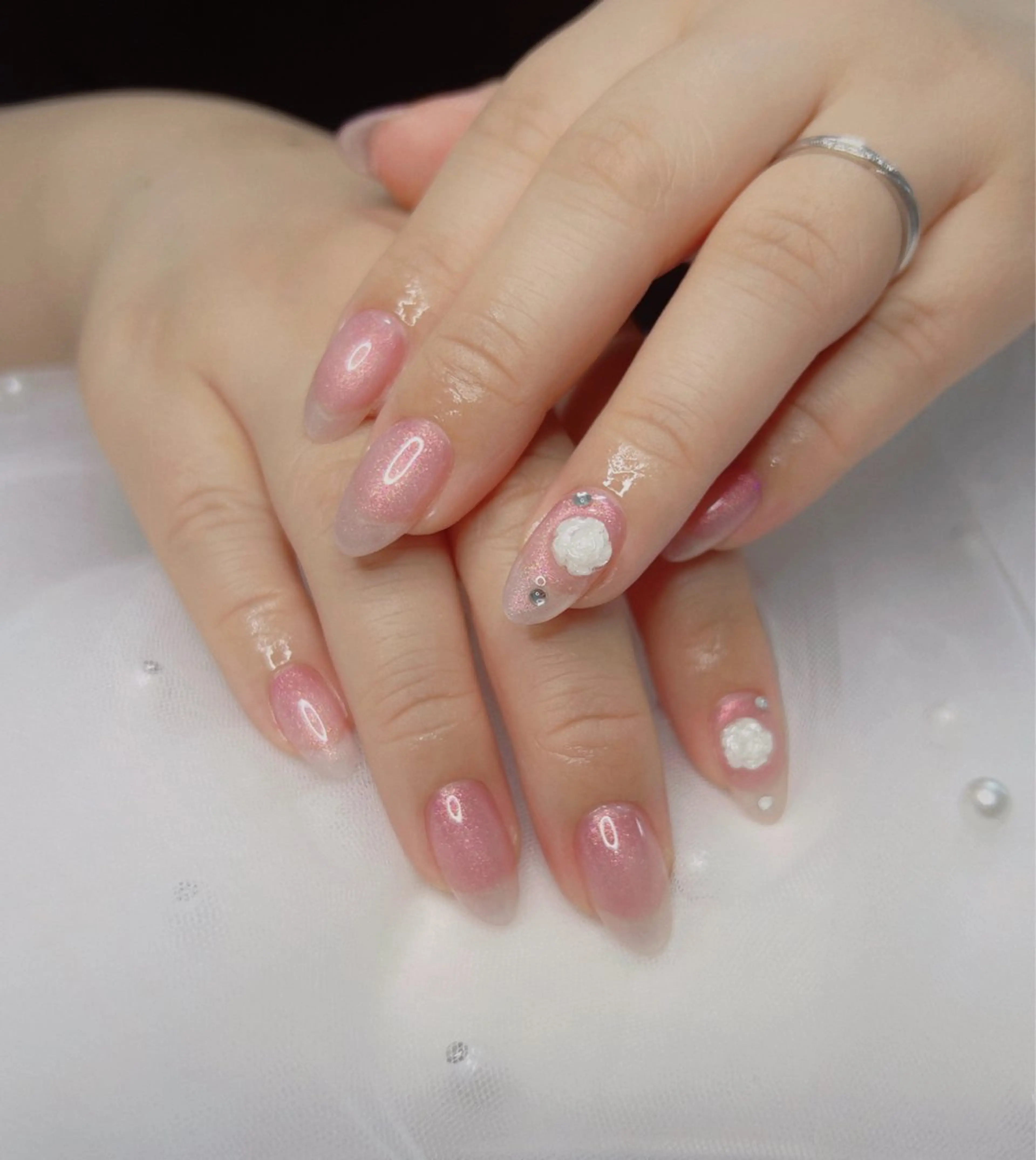 ネイル オーロラネイル 長さ出し フットネイル 韓国ネイル ラメ(グリッター) ハンドネイル 👍thumbs up nail👍のネイルデザイン