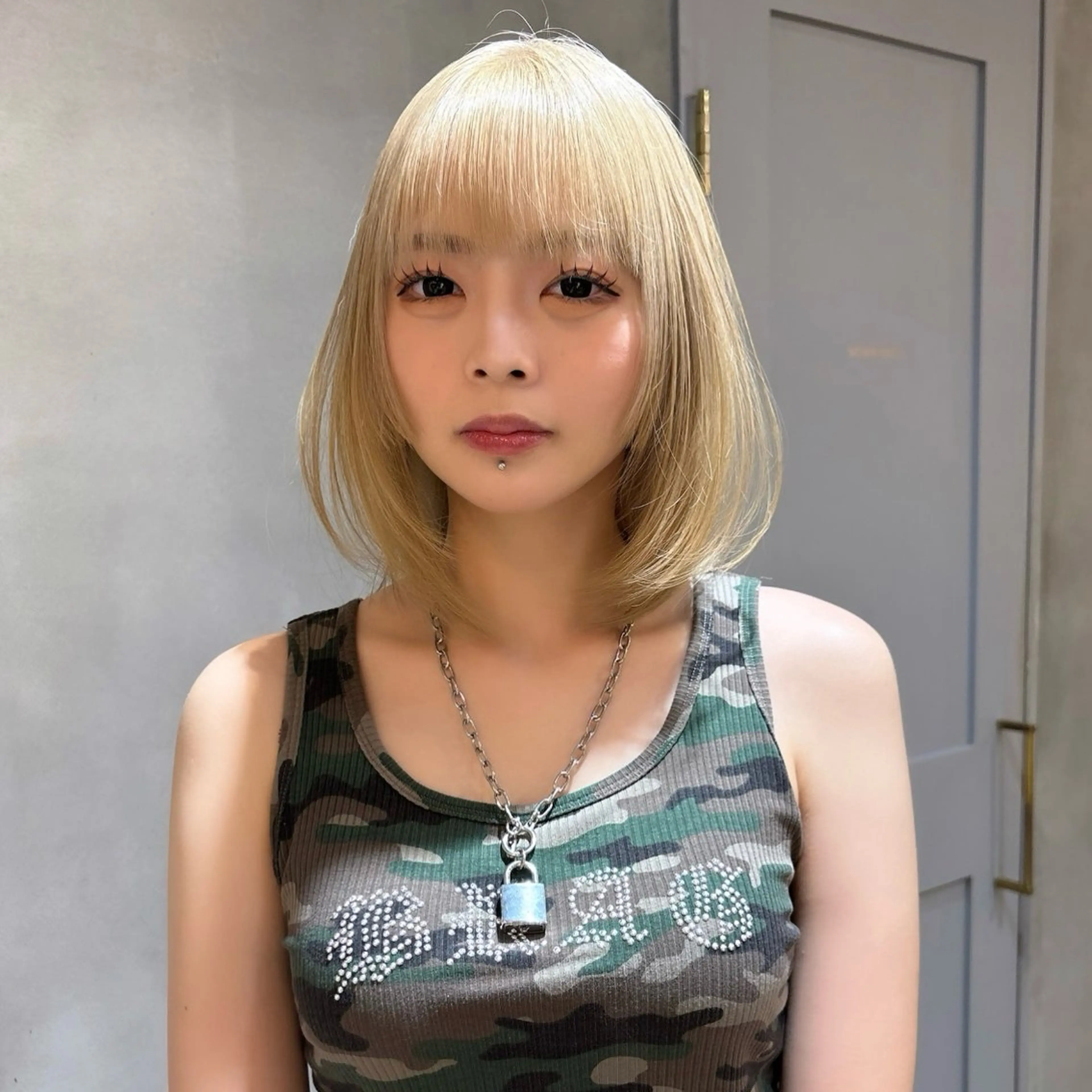 ミディアム カラー ベージュカラー ブリーチ ホワイトベージュ 韓国レイヤー／似合わ せ／nazuna🩵のヘアスタイル