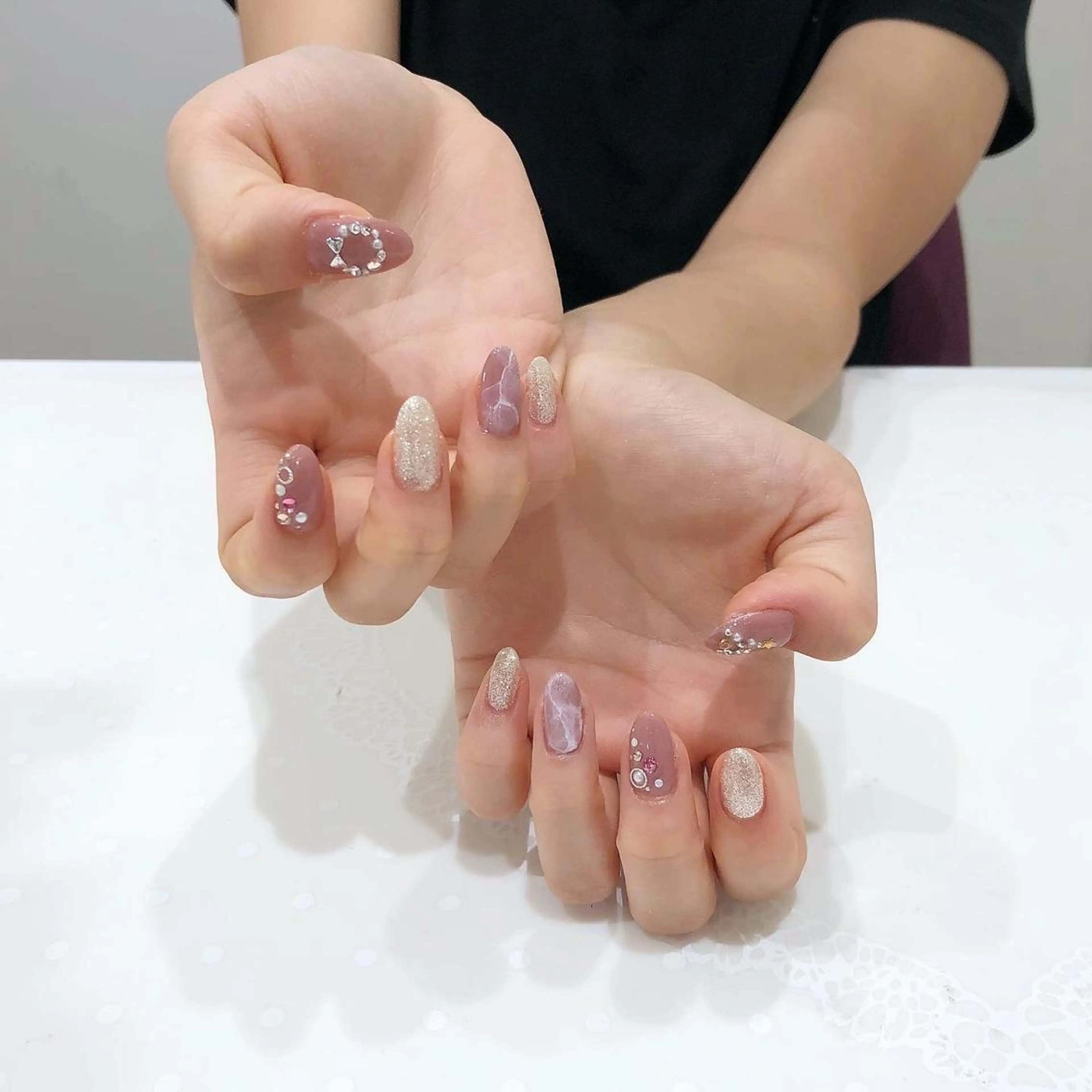 ネイル 椿森 美瑠紅の眉毛・アイブロウイメージ