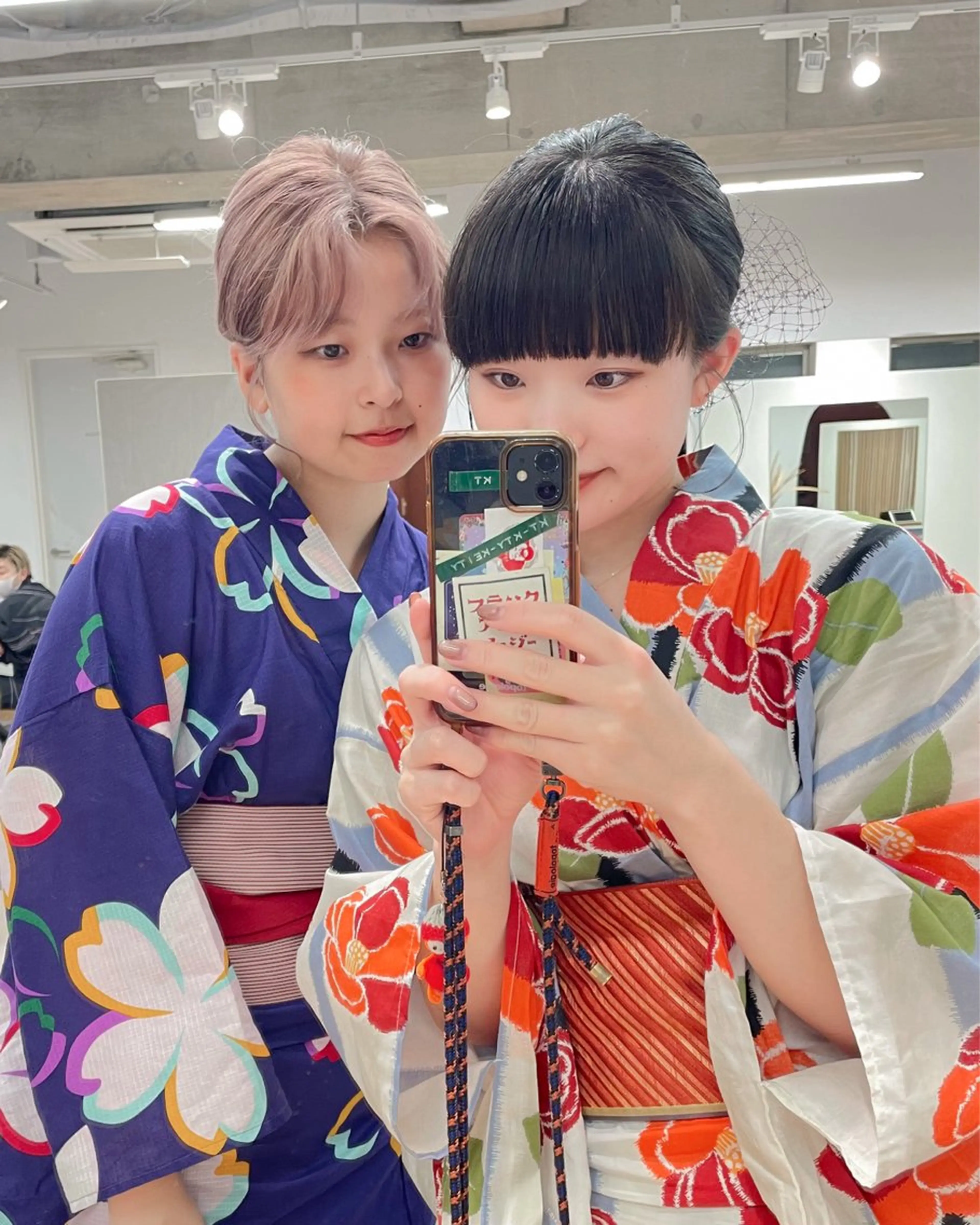 ダブルカラー,透け カラーHINARIのヘアスタイル