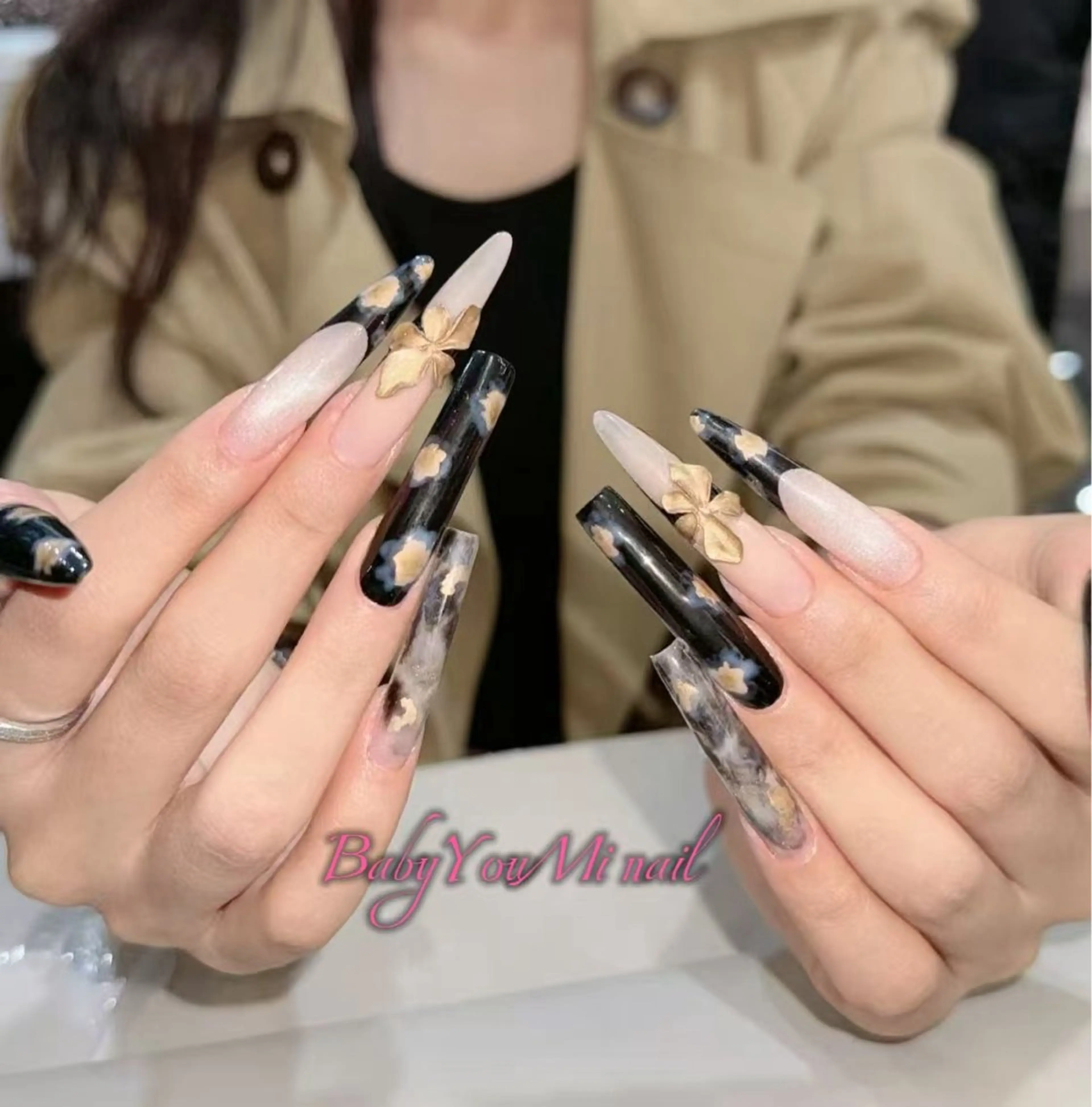 ネイル オーロラネイル フラワーネイル フットネイル フレンチネイル ジェルネイル ハンドネイル 相沢 さやかのネイルデザイン