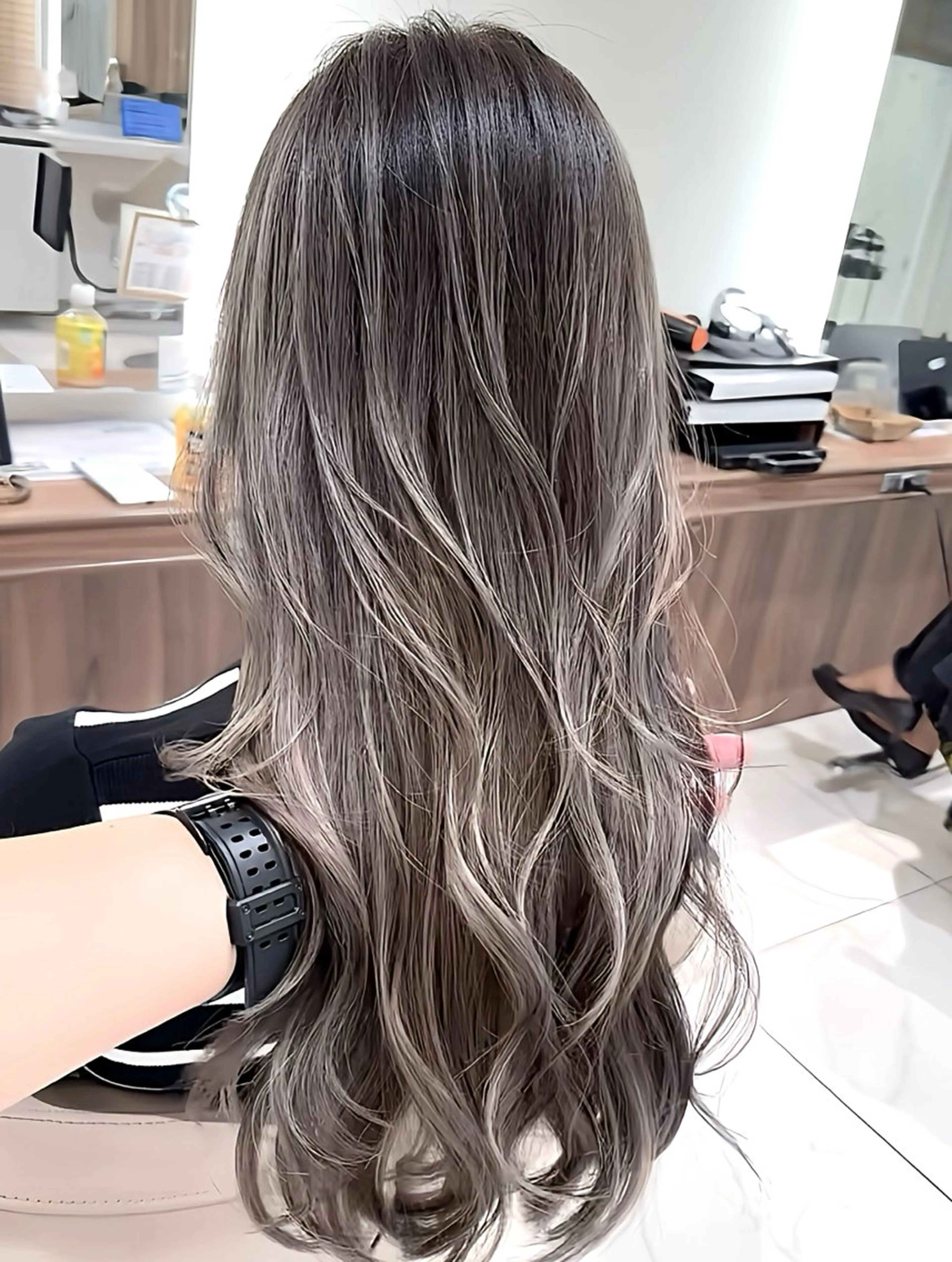 ロング カラー バレイヤージュ 髪質改善 レイヤーカット カット ヘアカラー トリートメント 山崎俊輔/髪質改善 /バレイヤージュのヘアスタイル