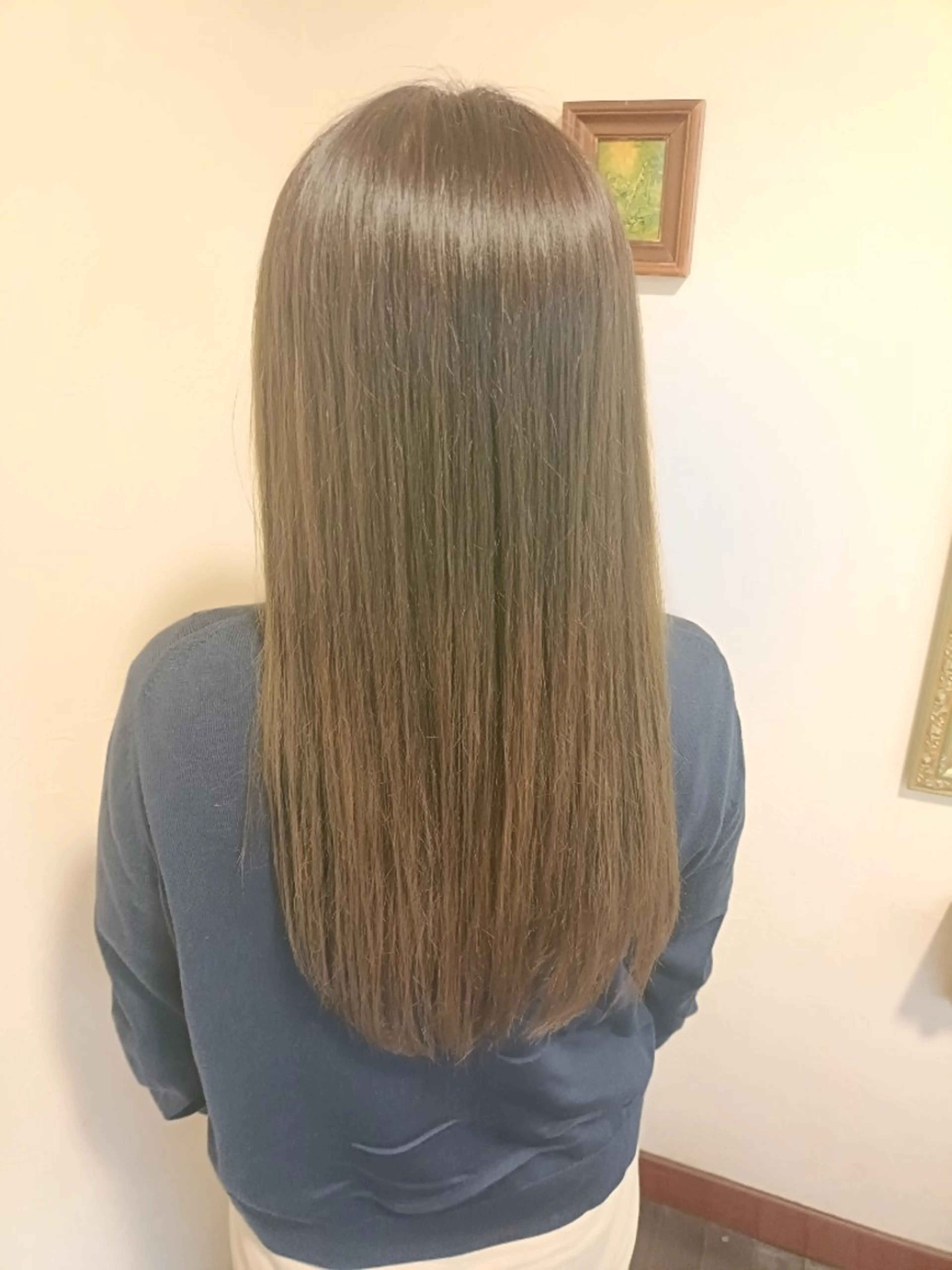 ロング カラー ベージュカラー ブリーチ ヘアカラー ASAKO ✴︎アメリシュシュのヘアスタイル