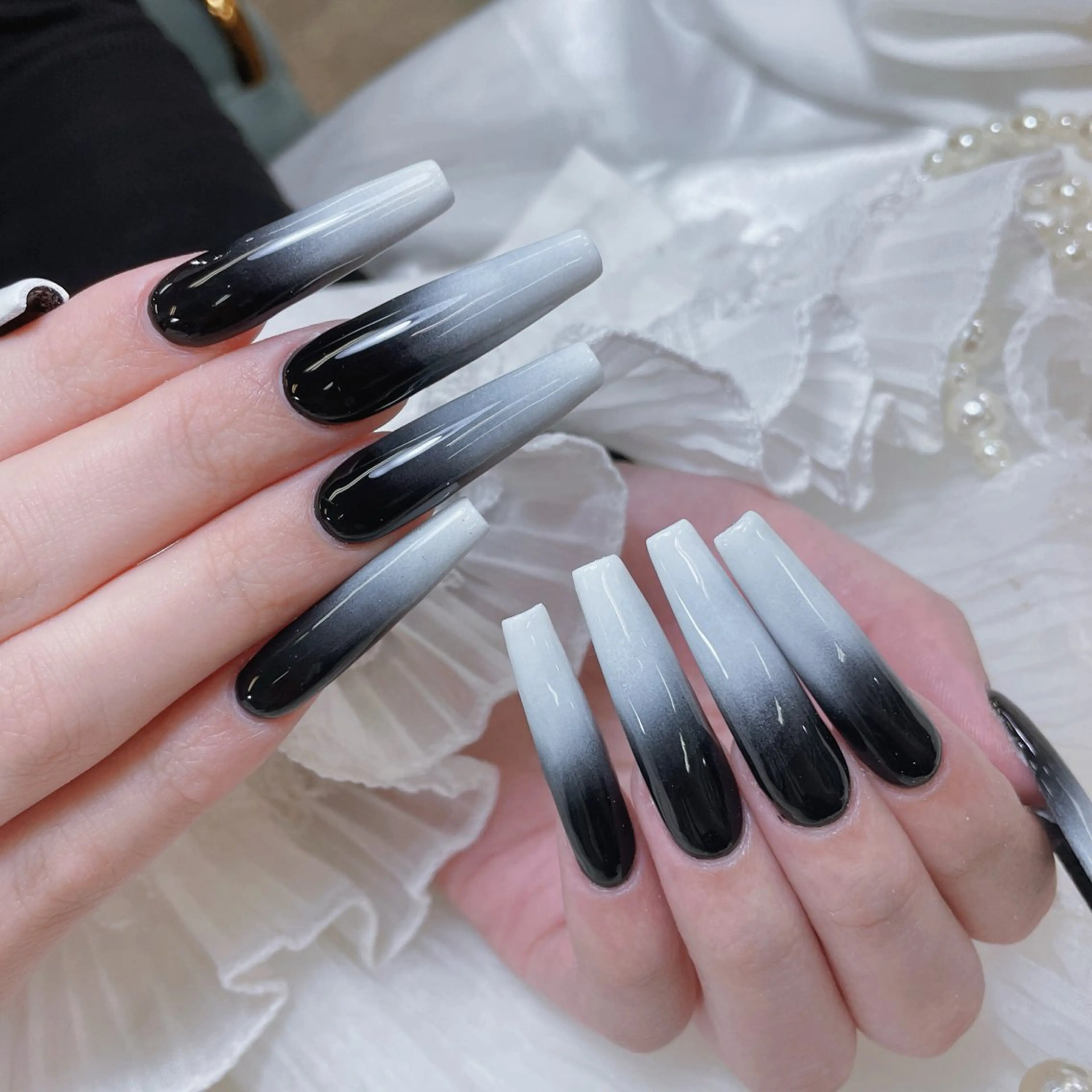 ネイル グラデーション ハート 韓国ネイル 春ネイル バレンタイン ハンドネイル Melody Nail所属・Melody  3D/スカルプ専門店のネイルデザイン