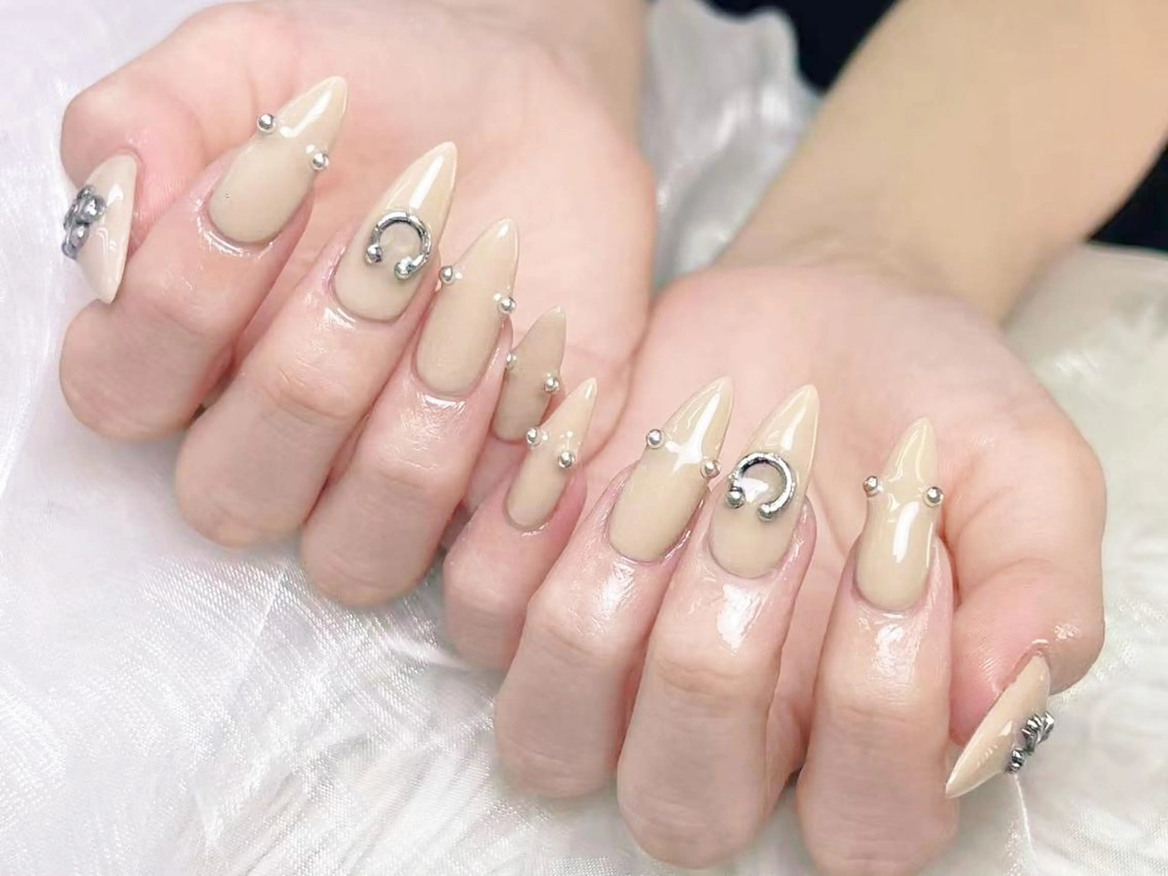 メンズ ネイル アートネイル フレンチネイル ジェルネイル ハート キラキラネイル ✨Bloom Ruby❣️のネイルデザイン