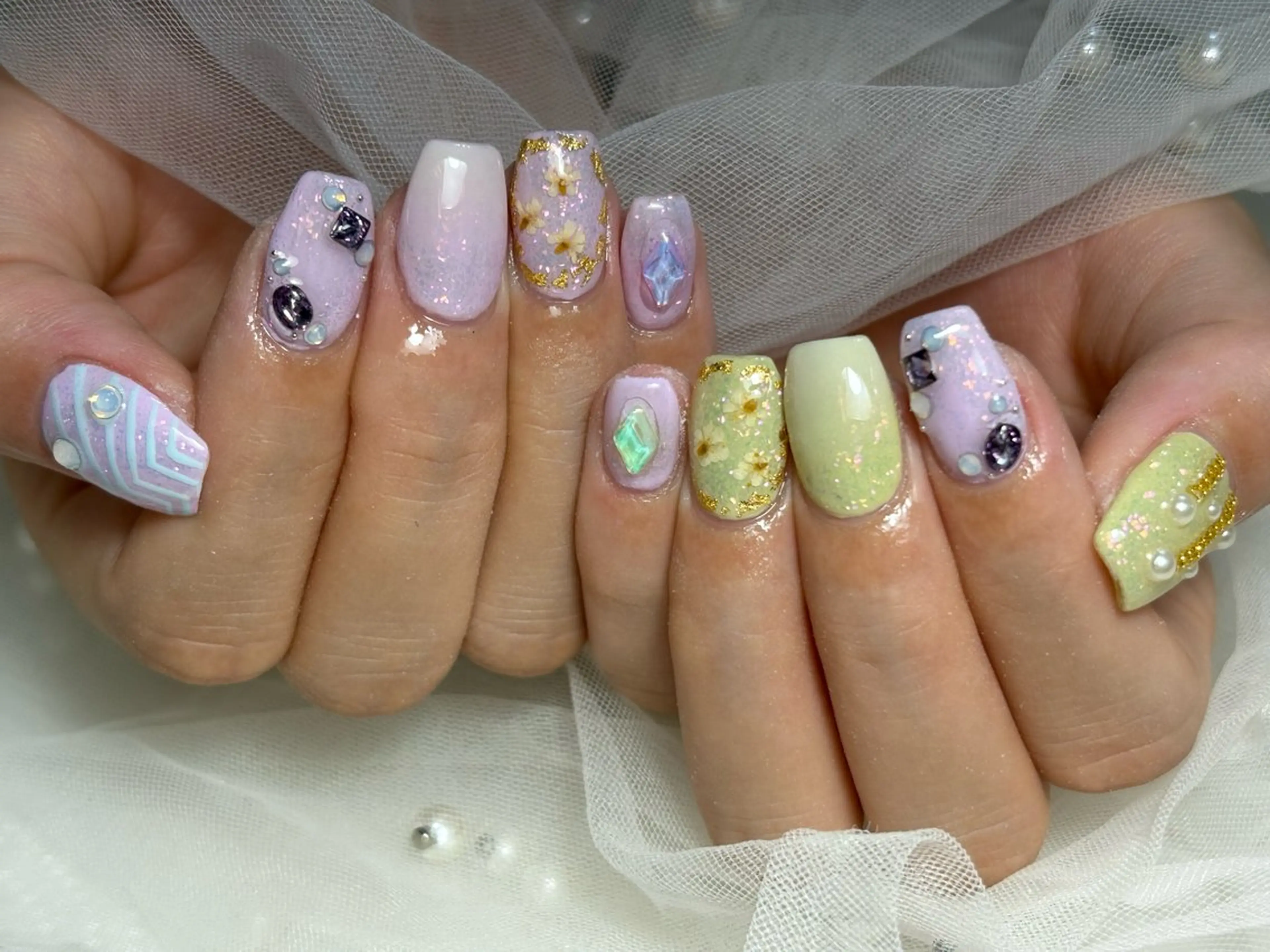 ネイル ジェルネイル ハンドネイル フットネイル ✴︎ Delightのネイルデザイン