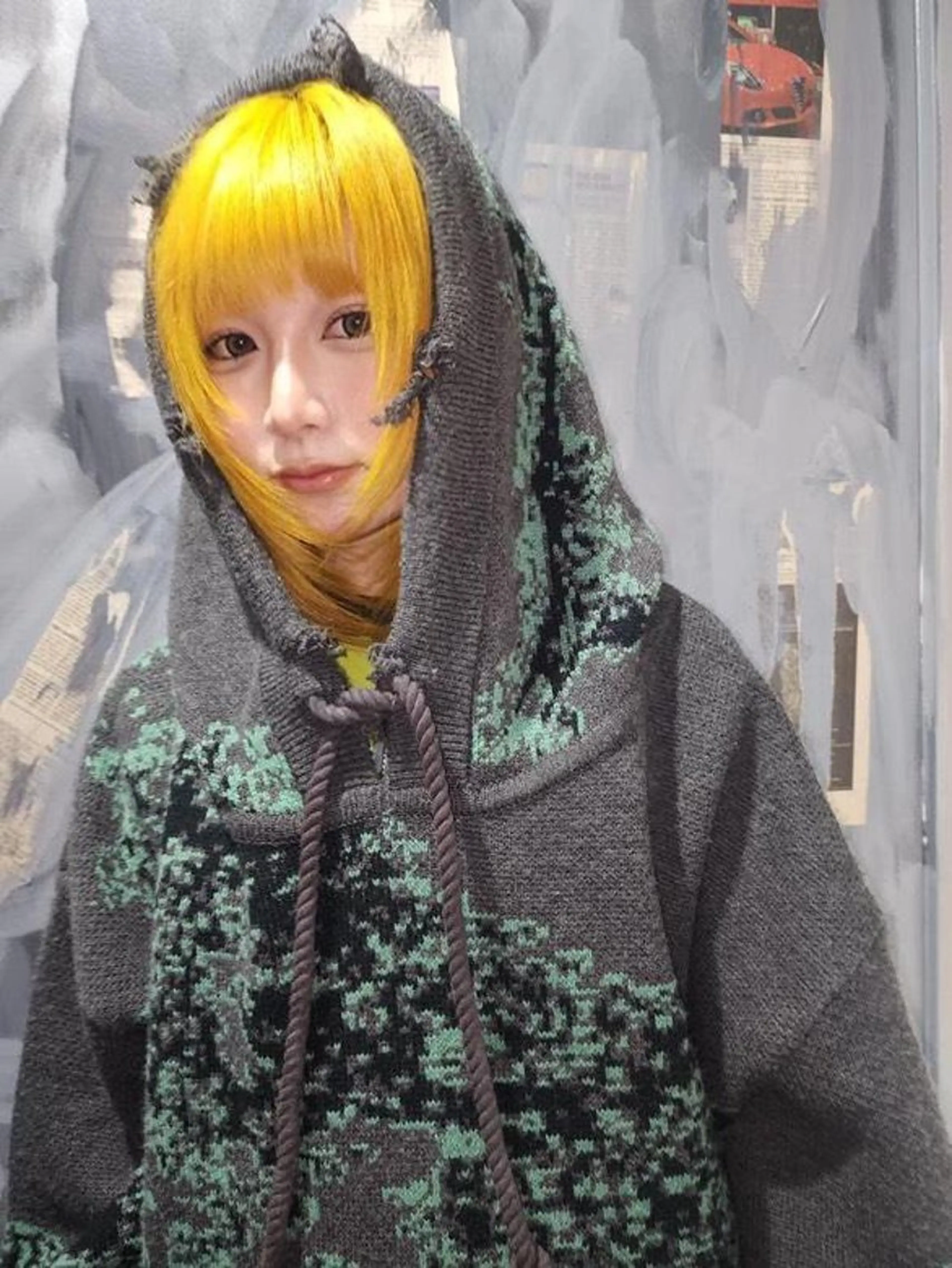 ミディアム 顔まわりレイヤー 顔周りカット レイヤーカット ウルフカット ウルフレイヤー ハイトーン/ブリーチ /デザインカラーのヘアスタイル