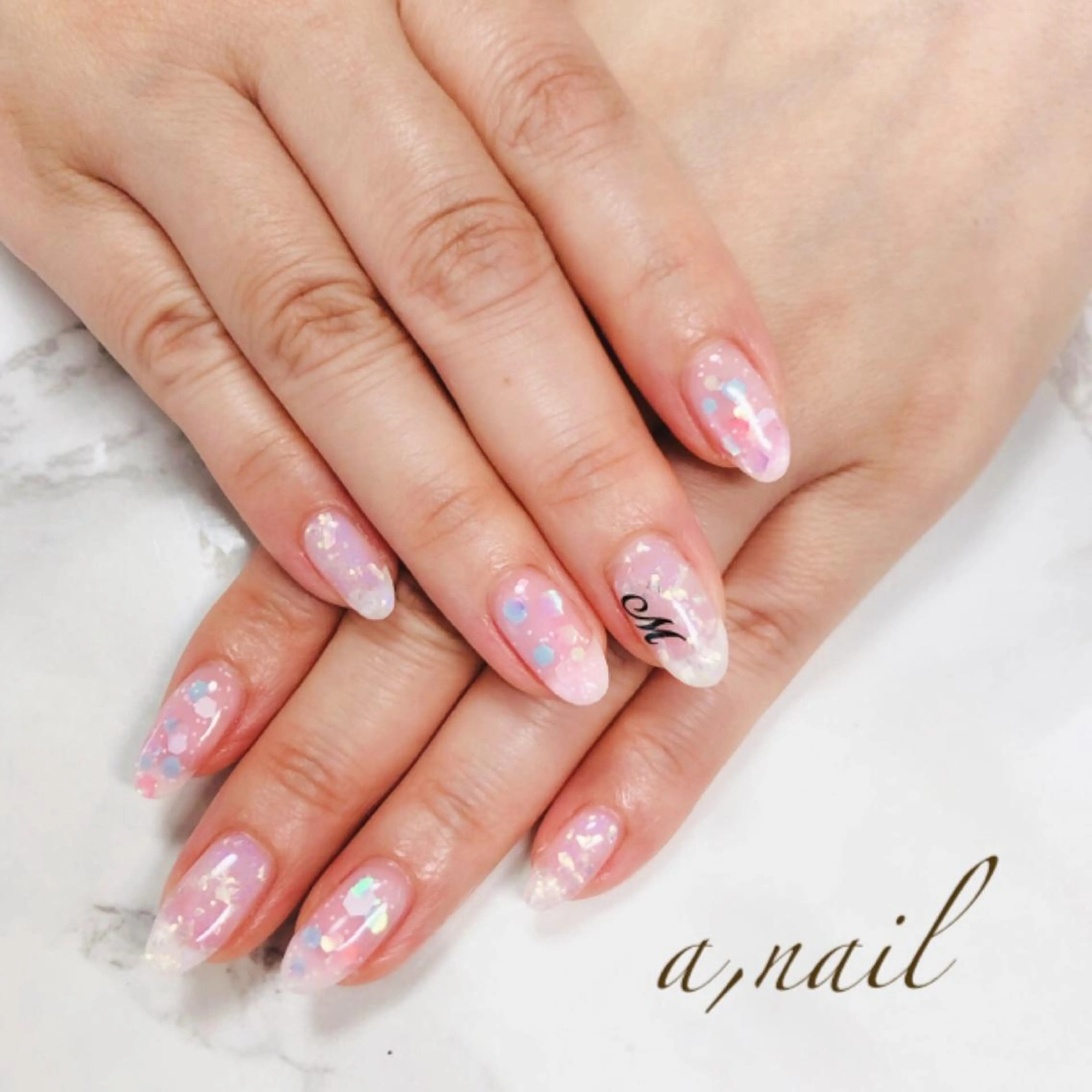 ネイル フットネイル ジェルネイル グラデーション ホログラムネイル ラメ(グリッター) ハンドネイル ネイルサロン エーネイルのネイルデザイン