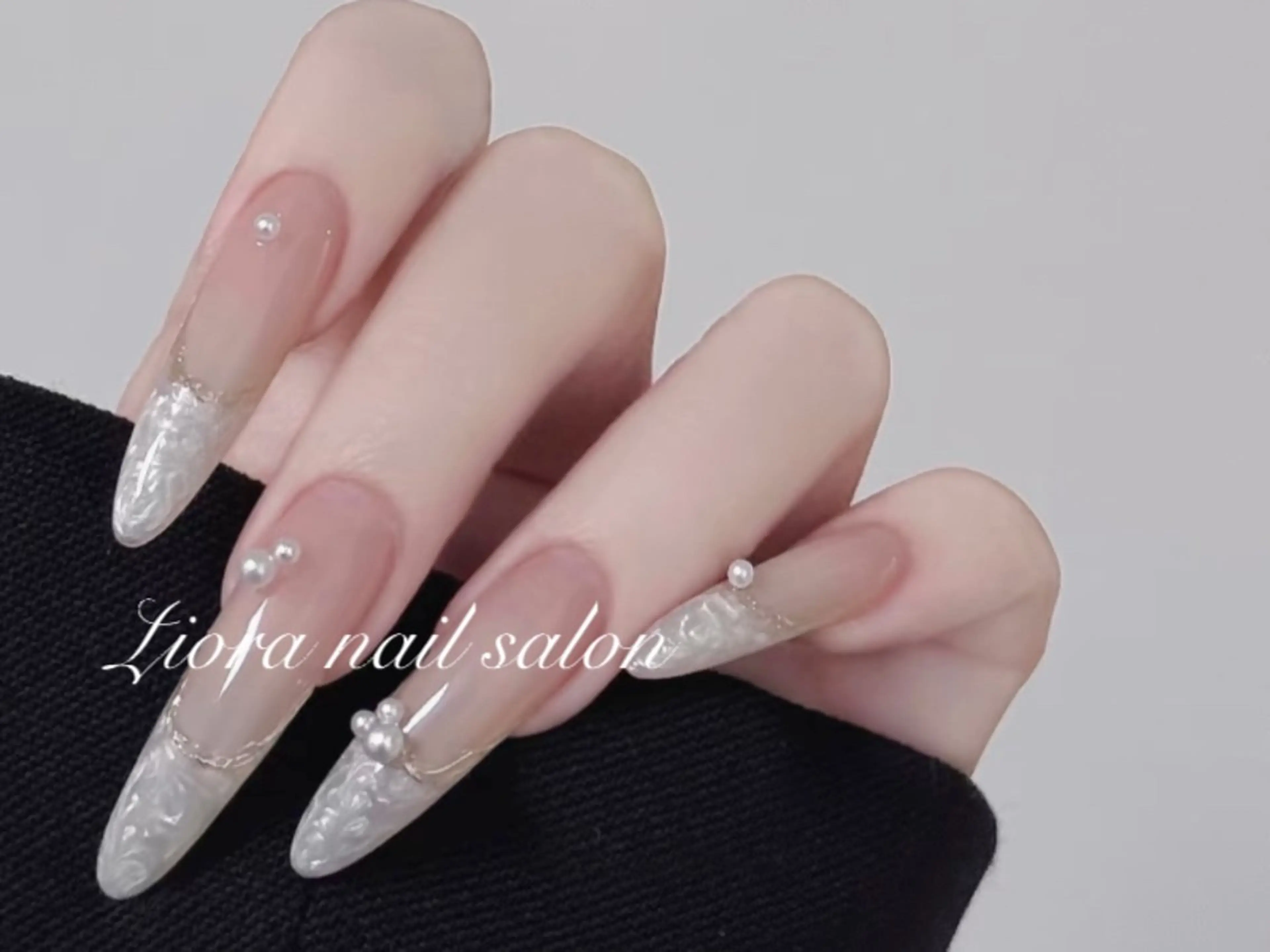 ネイル フレンチネイル ジェルネイル ガーリー グラデーション キラキラネイル ハンドネイル Liora nail スカルプ専門店のネイルデザイン