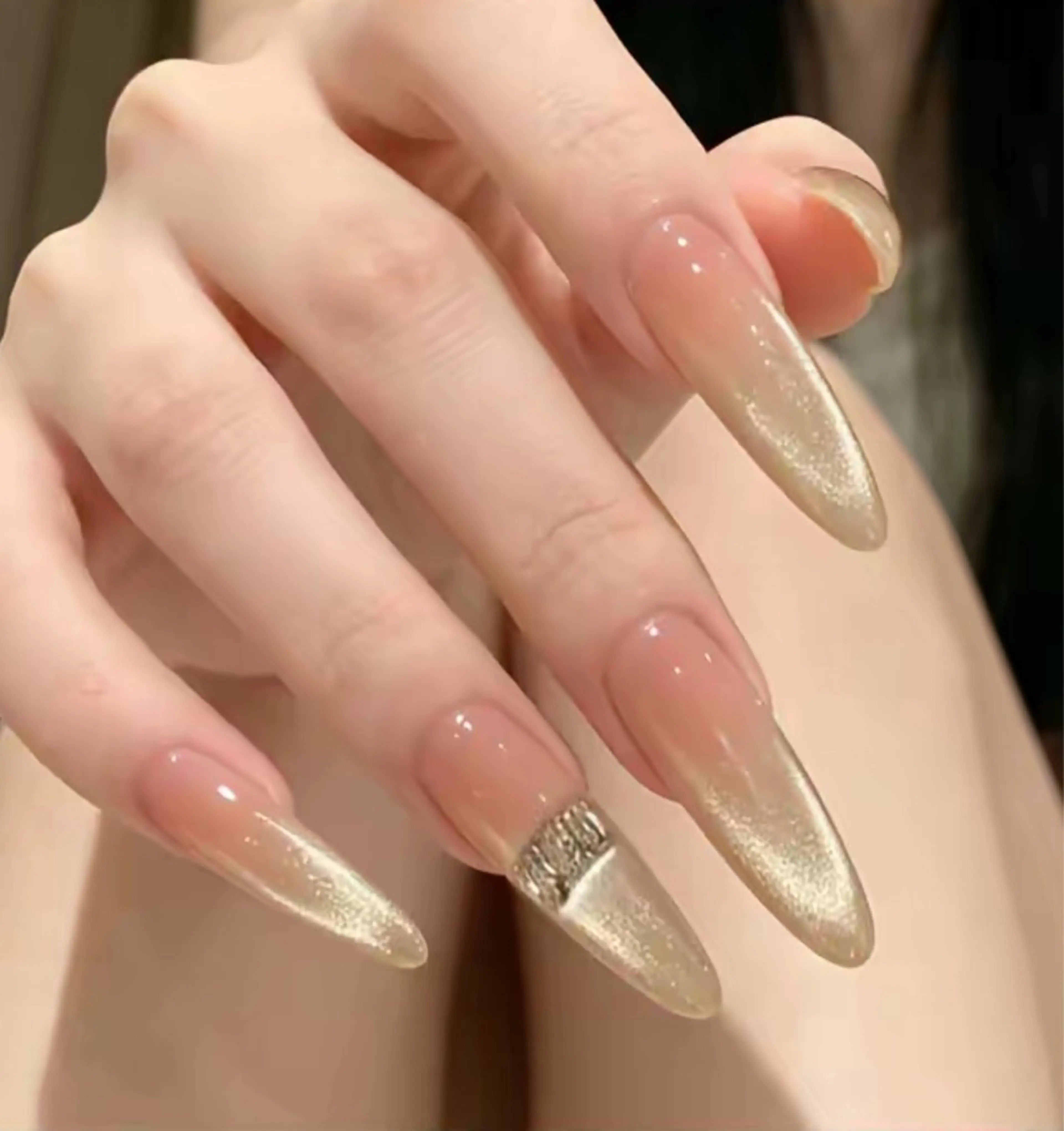 カラー グラデーションカラー ピンクカラー ハンドネイル AIN Nailのネイルデザイン
