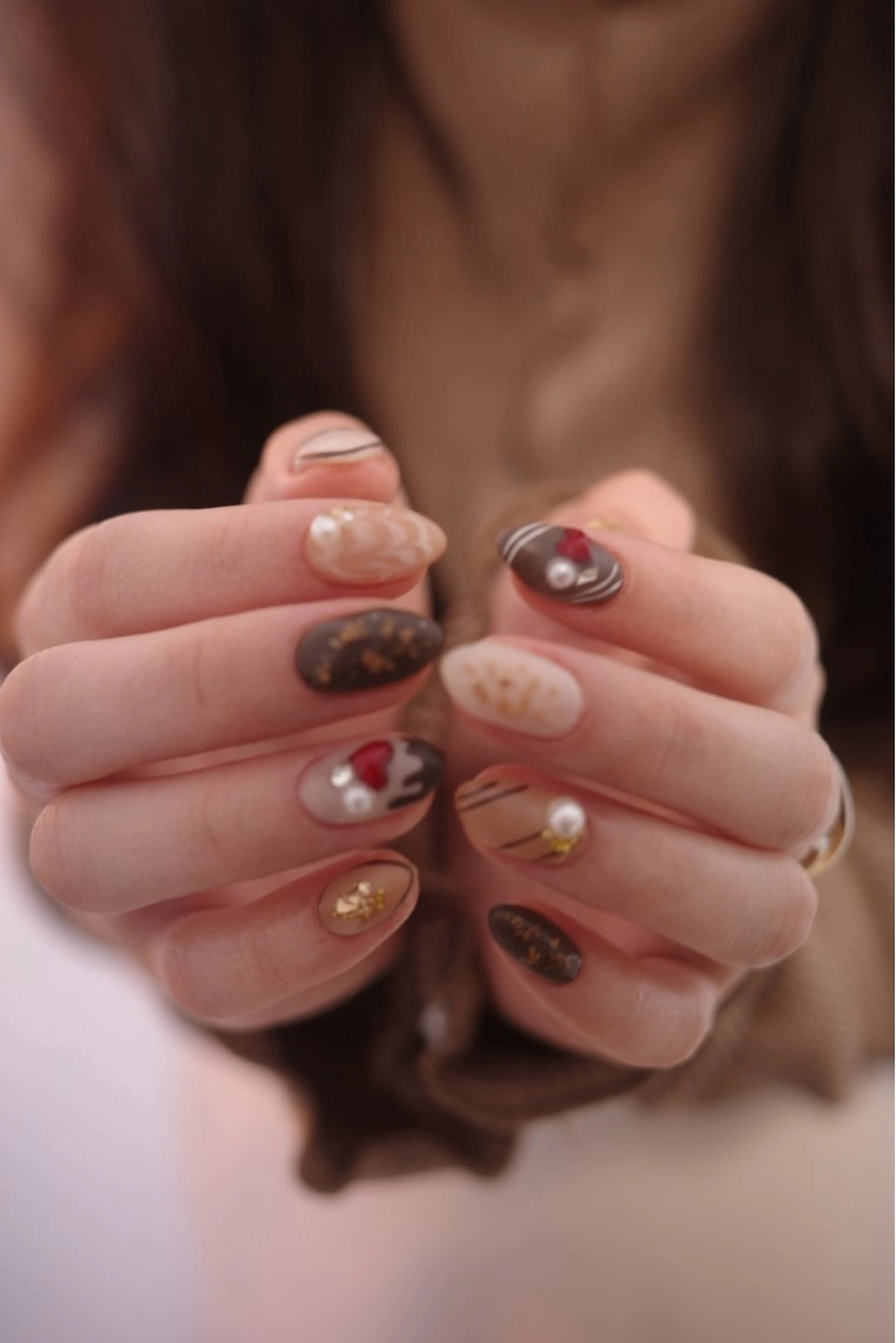 ネイル ハンドネイル フットネイル Locèlon .のネイルデザイン