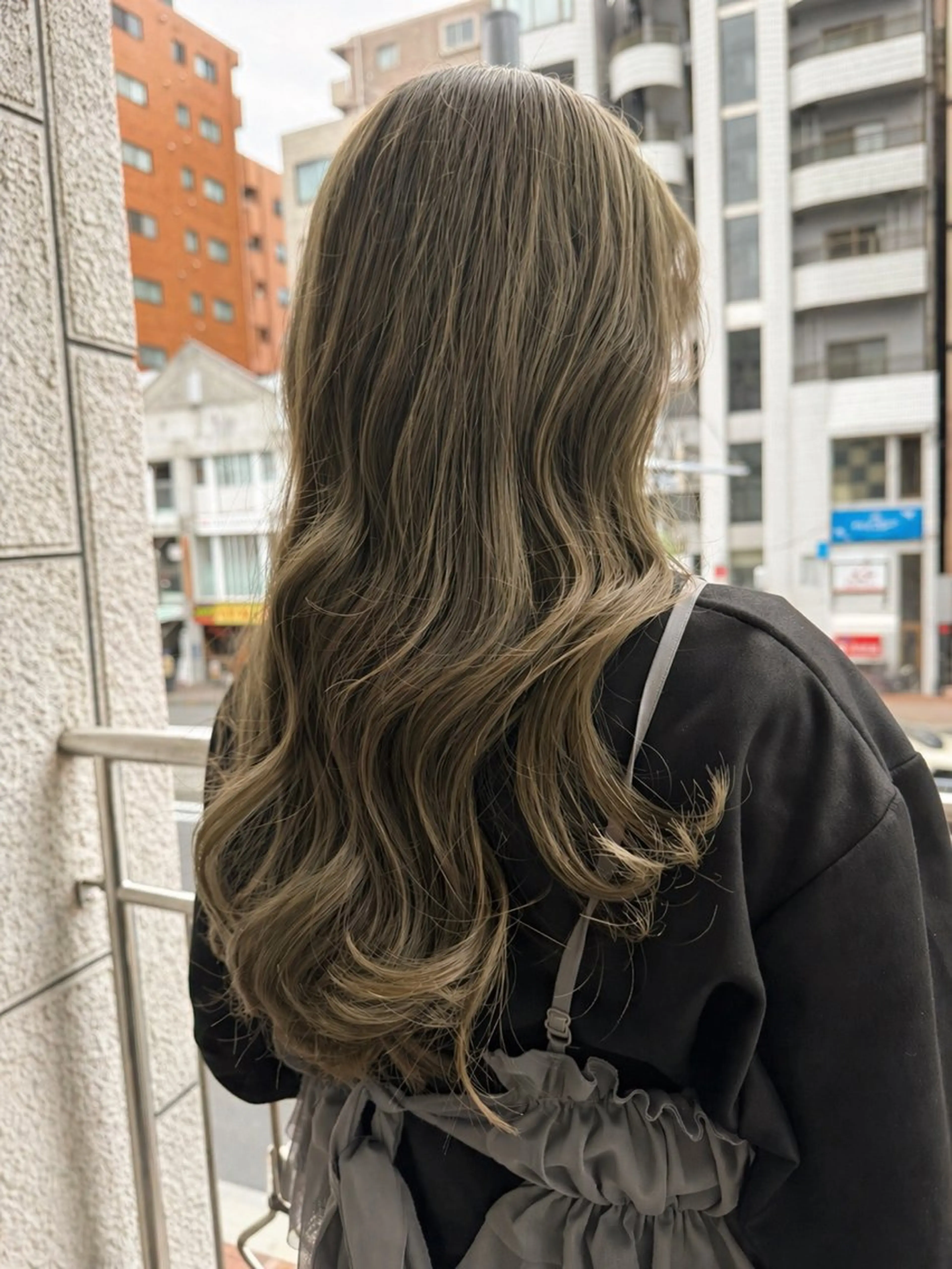 ロング ヘアカラー トリートメント 堀岡 さやかのヘアスタイル