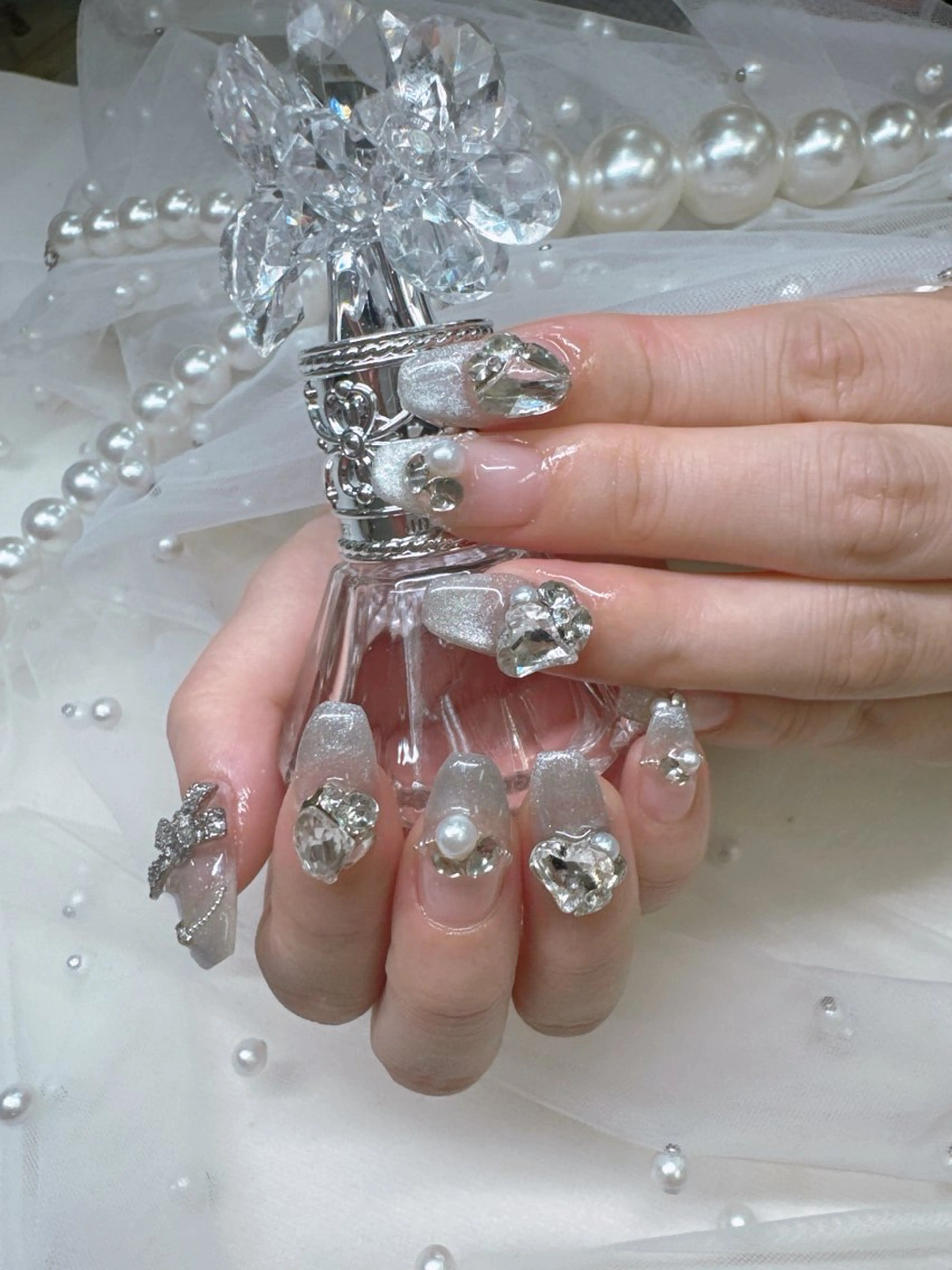 ネイル 成人式 フレンチネイル ジェルネイル ガラスフレンチ キラキラネイル Queeens nailのネイルデザイン
