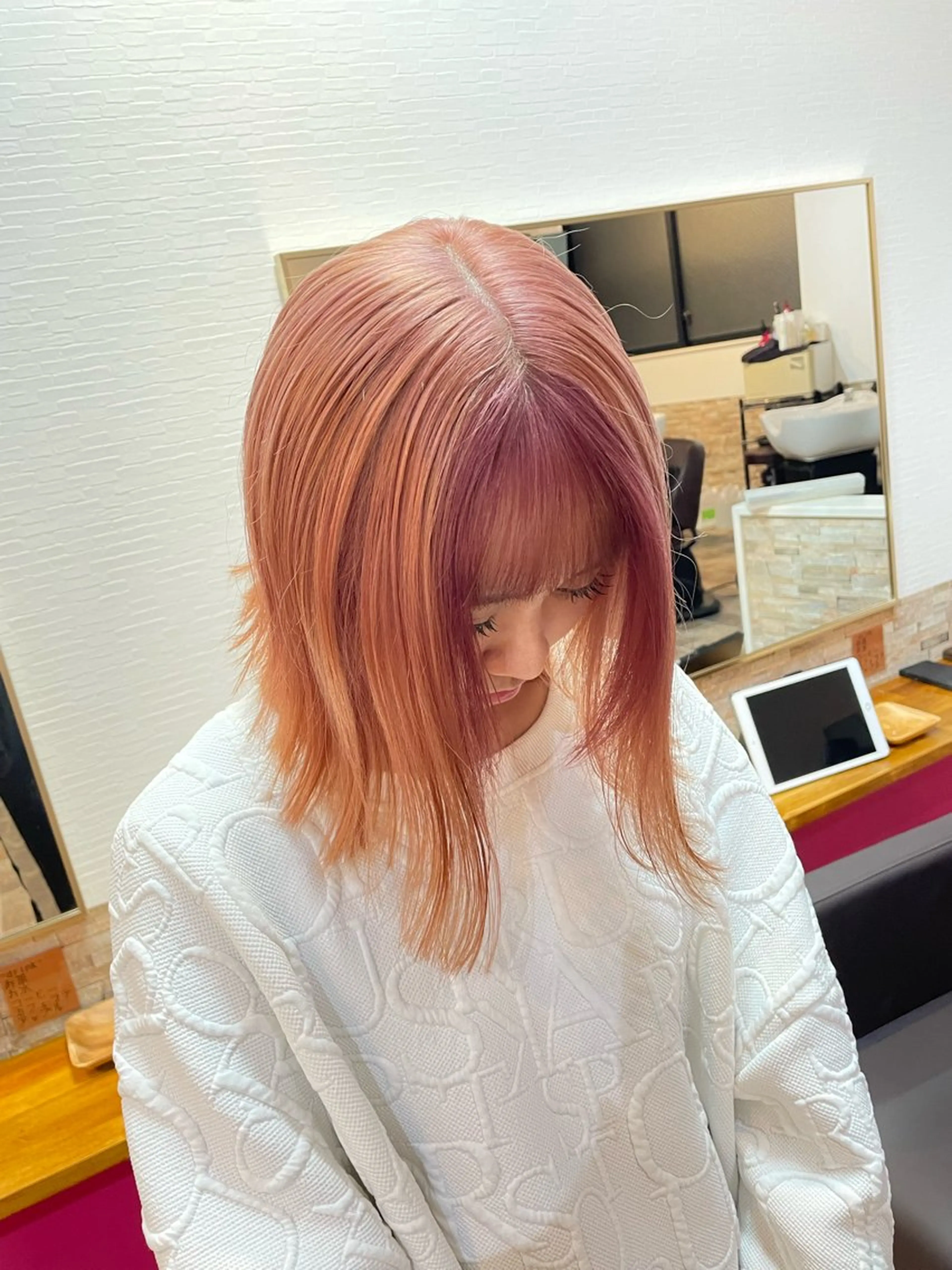 ミディアム カラー ピンクカラー ツートーンカラー カット ヘアカラー Ammi hair所属・YUI/ ブリーチカラー🌷のヘアスタイル