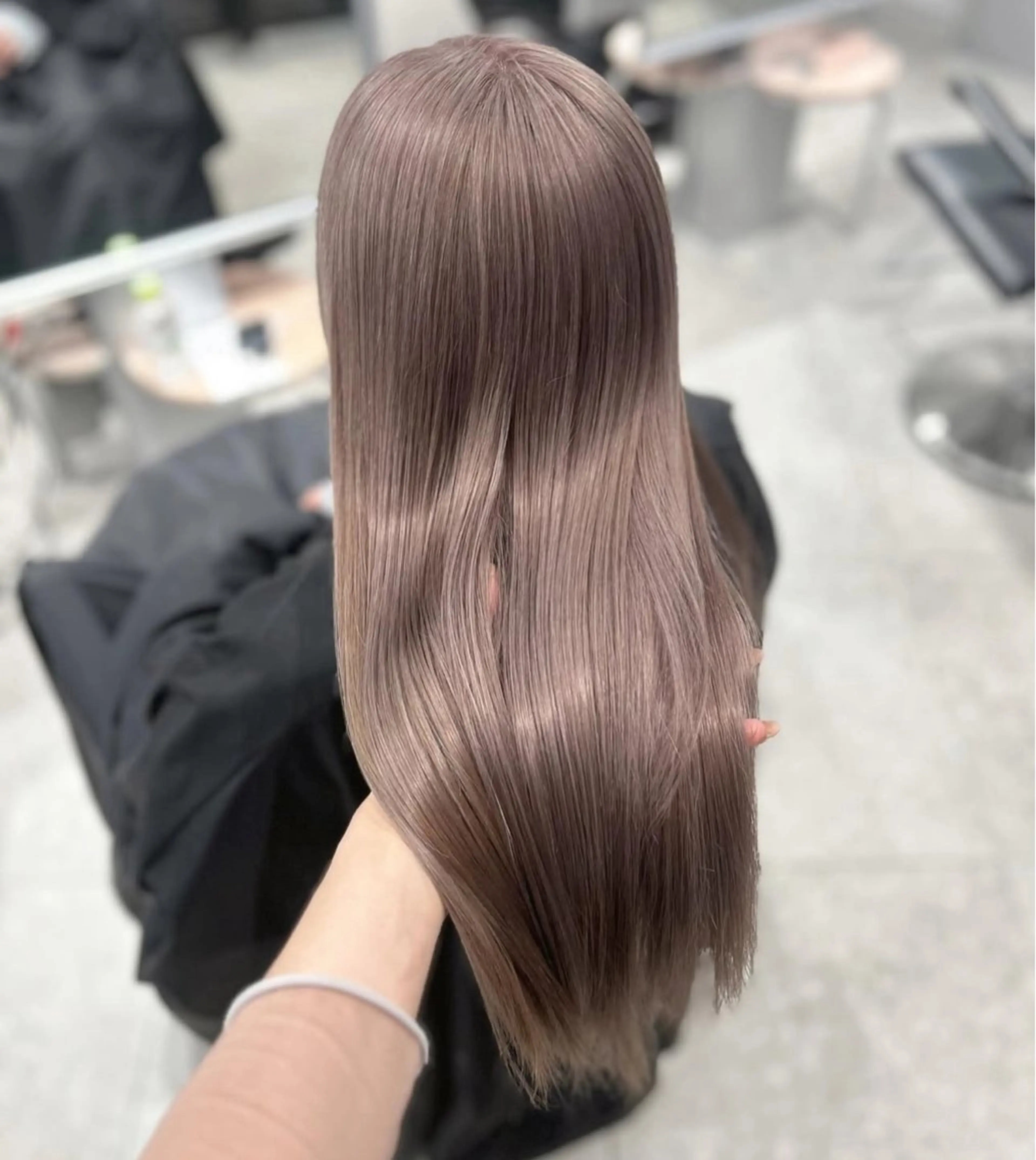 ロング カラー PELE ハイトーン RIMUのヘアスタイル