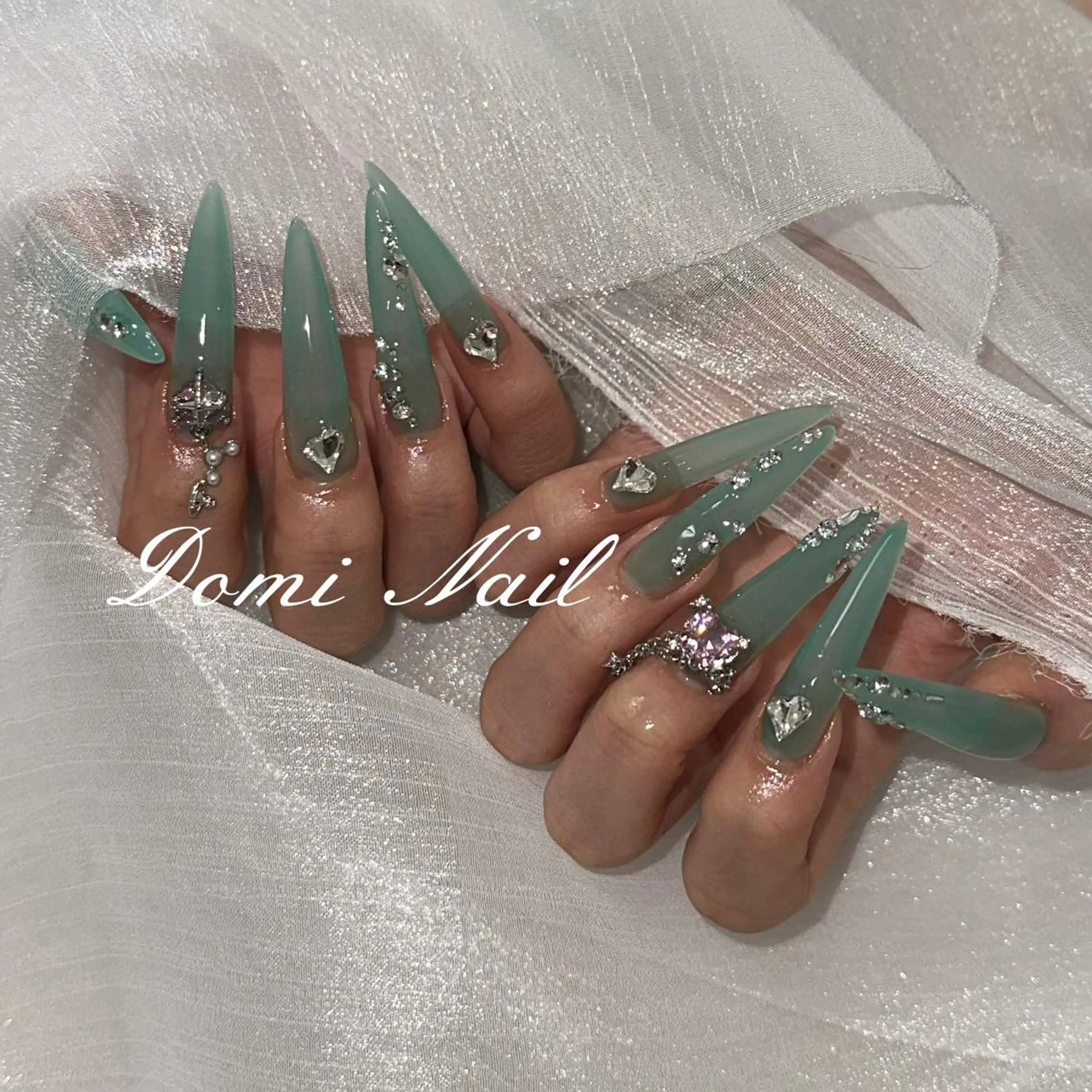 ネイル ロングネイル ネイルチップ ハンドネイル 渋谷 Domi Nailのネイルデザイン