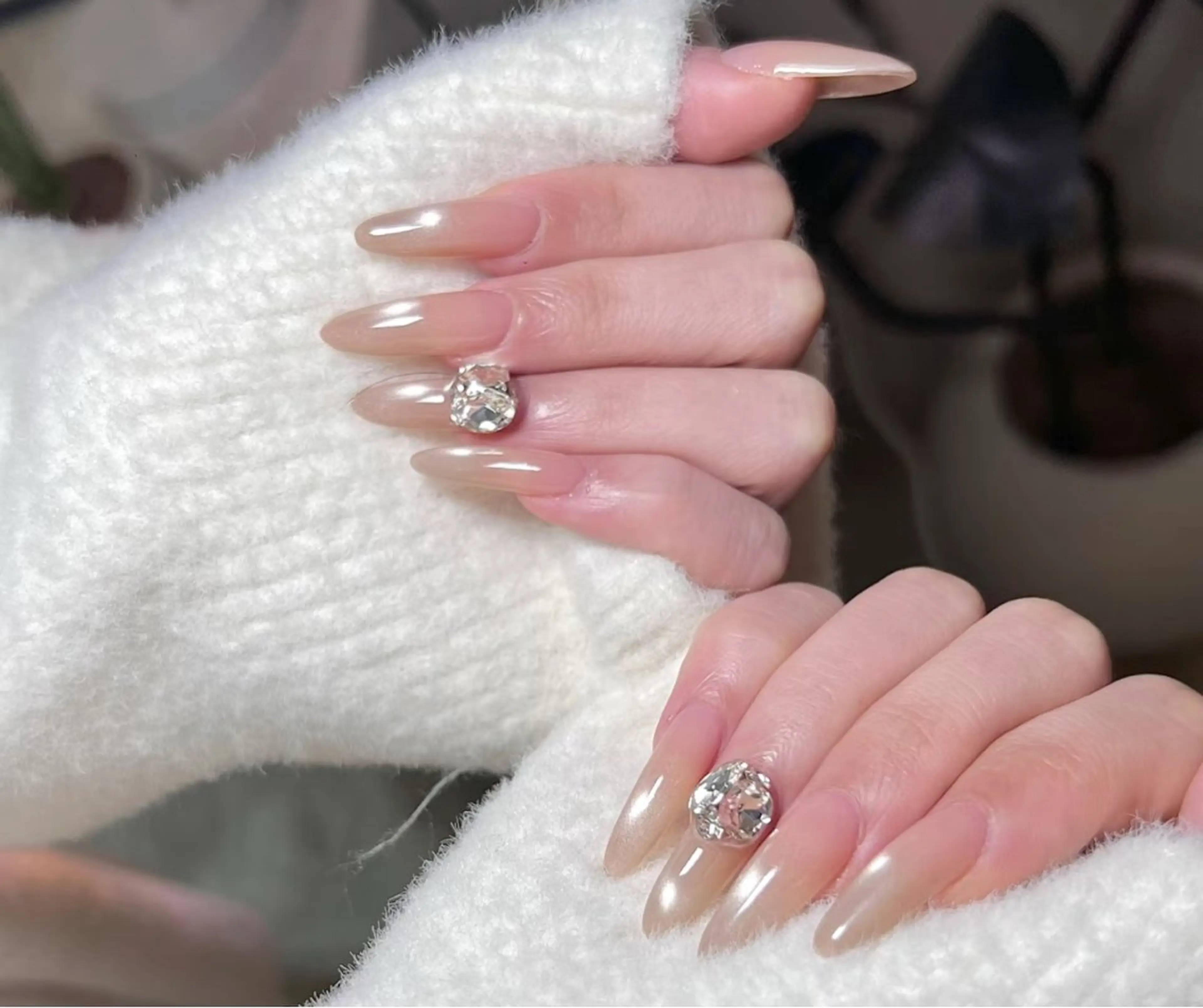 「ジェルオフ無料」❤️🍇10本チップ長さ出し＋マグネットネイルor フラッシュネイルワンカラー・パーツ2個付きの写真