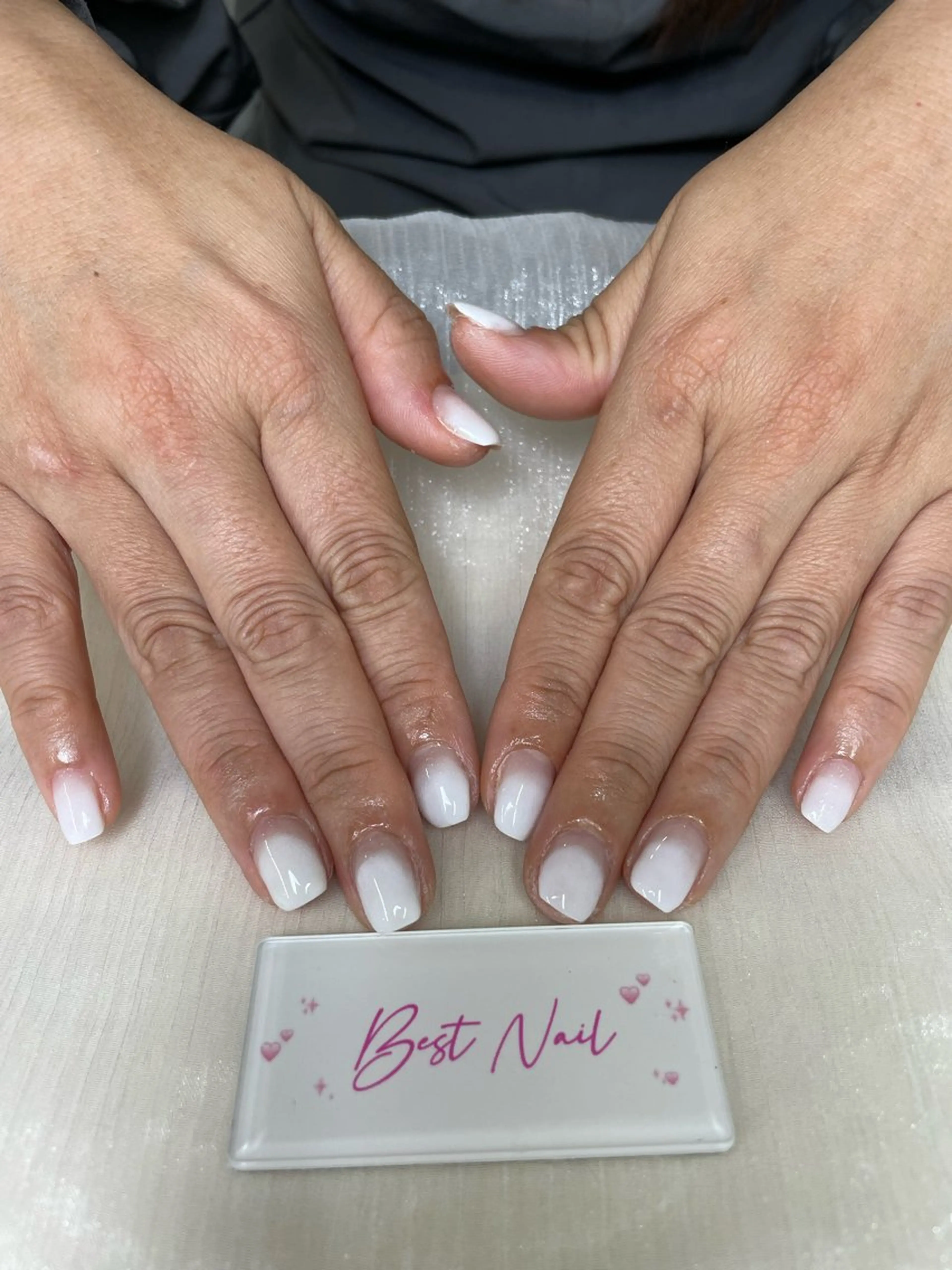 ネイル グラデーション ホワイト えん 清水のネイルデザイン